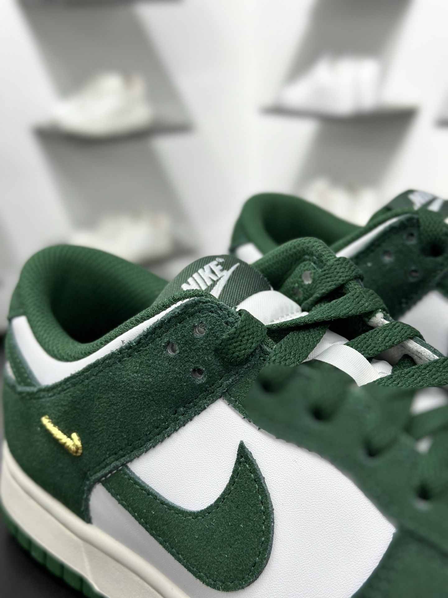220 Nike SB Dunk Low 马年 白绿 低帮休闲板鞋 IB4417-100-Chinese UA Cheap High Quatity Brand Clothes Bags handbags Sneakers wholesale wholesaler seller from China Factory suppliers Fashion Clothing Shoes best Quality Beautiful Price 220 Nike SB Dunk Low 马年 白绿 低帮休闲板鞋 IB4417-100