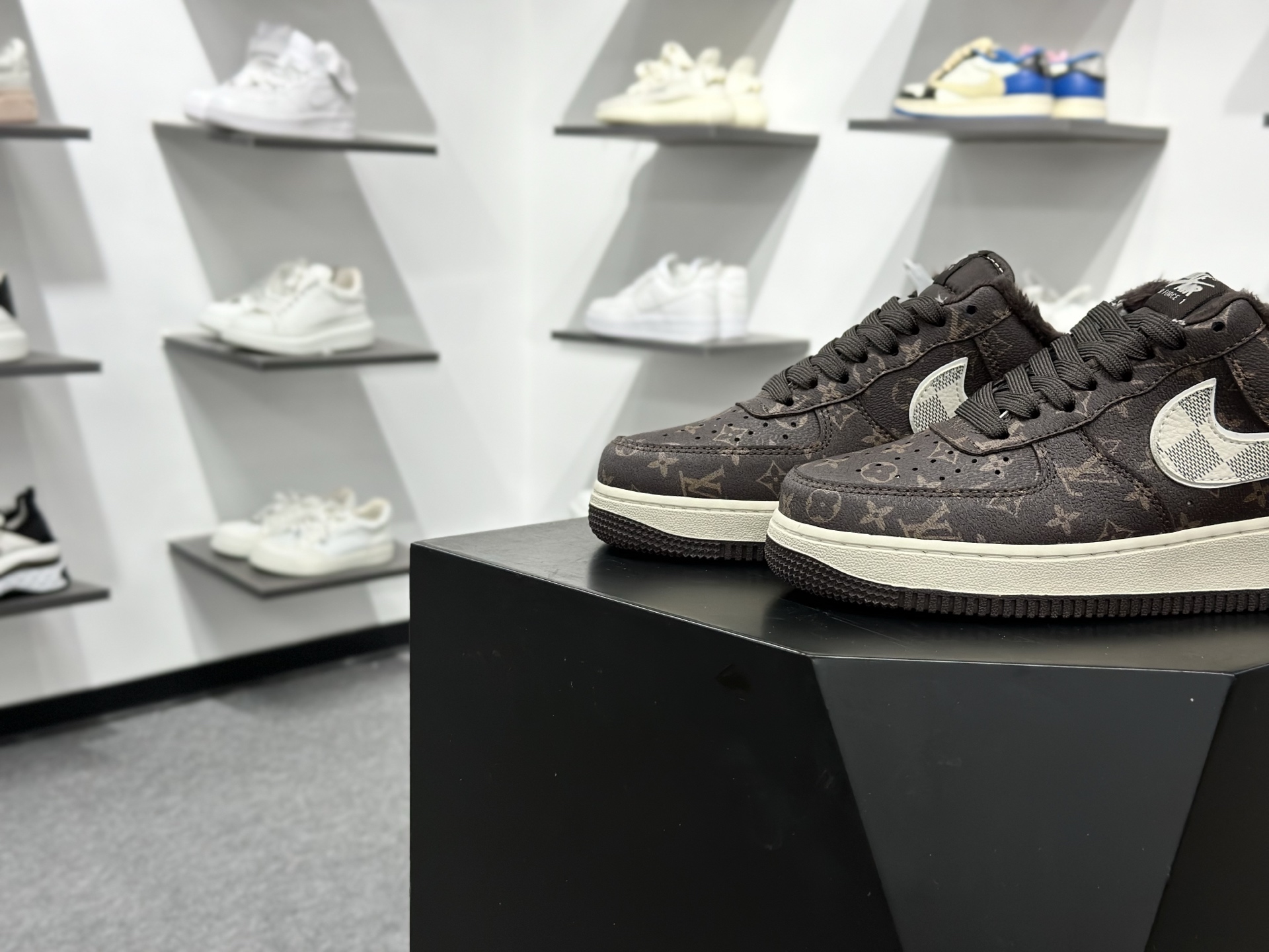 Nike Air Force 1‘07 Low 爆款定制 空军一号低帮休闲板鞋 XL1979-136 Nike Air Force 1‘07 Low 爆款定制 空军一号低帮休闲板鞋 XL1979-136