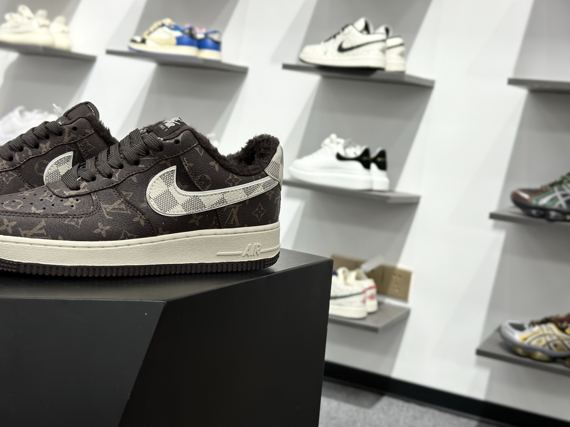 Nike Air Force 1‘07 Low 爆款定制 空军一号低帮休闲板鞋 XL1979-136 Nike Air Force 1‘07 Low 爆款定制 空军一号低帮休闲板鞋 XL1979-136