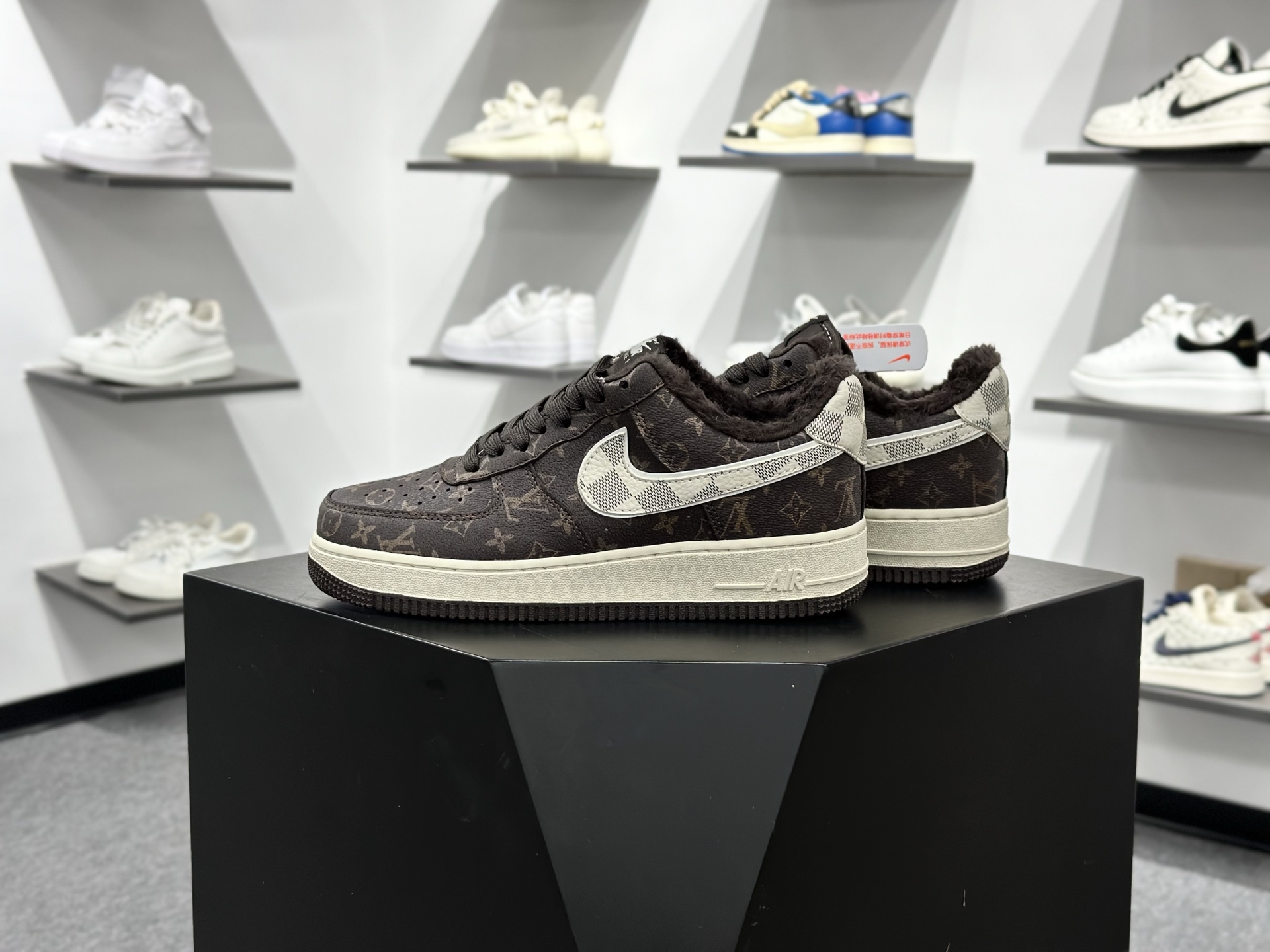 Nike Air Force 1‘07 Low 爆款定制 空军一号低帮休闲板鞋 XL1979-136 Nike Air Force 1‘07 Low 爆款定制 空军一号低帮休闲板鞋 XL1979-136