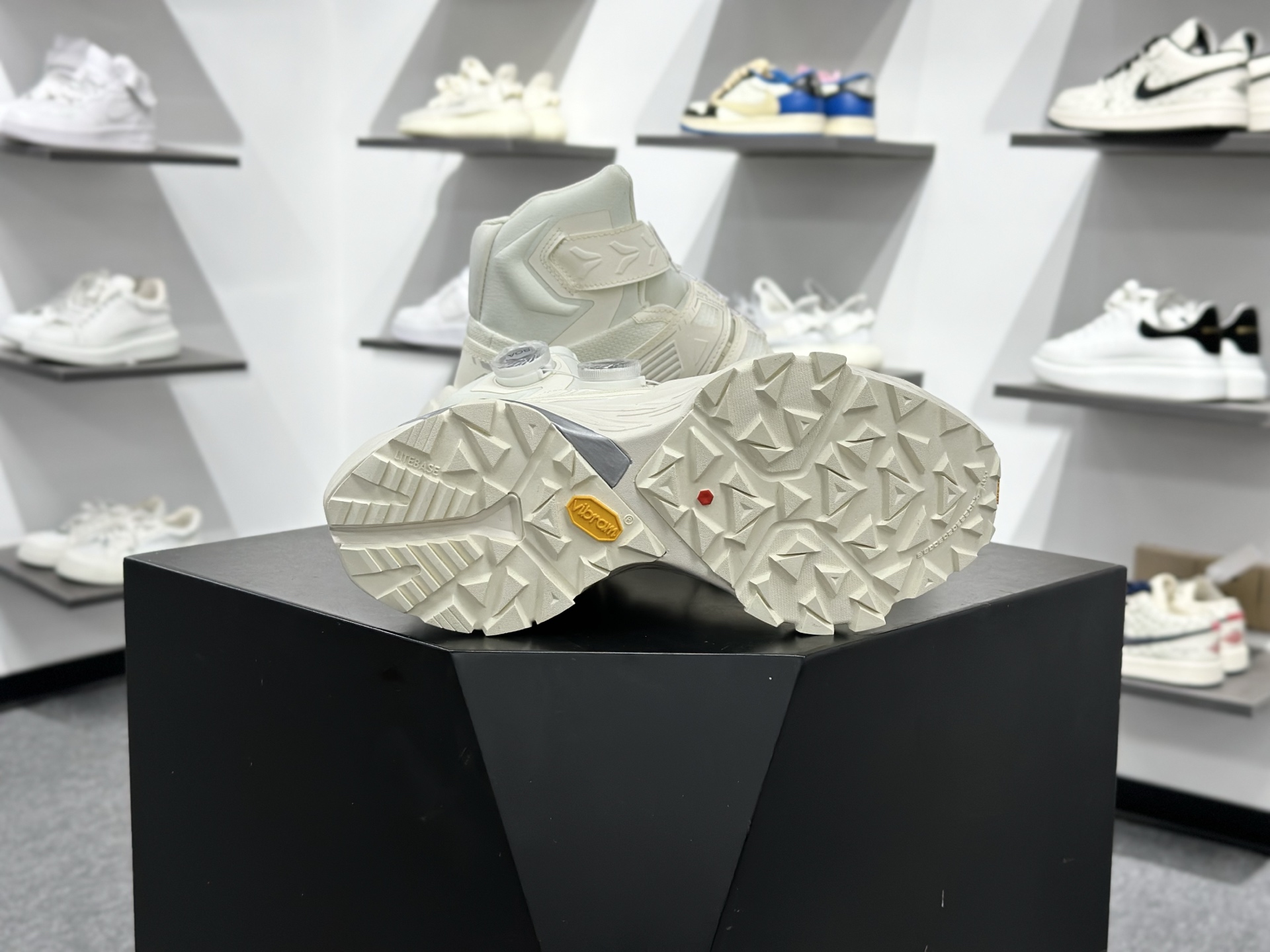 凯乐石KAILAS Fuga EX 3 BOA Trail 未来之YAN系列高帮登山户外徒步越野跑山休闲运动鞋 KS243-Top High Quatity Cheap Sneakers Fashion Clothing Clothes Bags handbags Shoes of all Brand wholesale With The best Quality And Beautiful Price from China Factory Chinese suppliers wholesaler seller 凯乐石KAILAS Fuga EX 3 BOA Trail 未来之YAN系列高帮登山户外徒步越野跑山休闲运动鞋 KS243