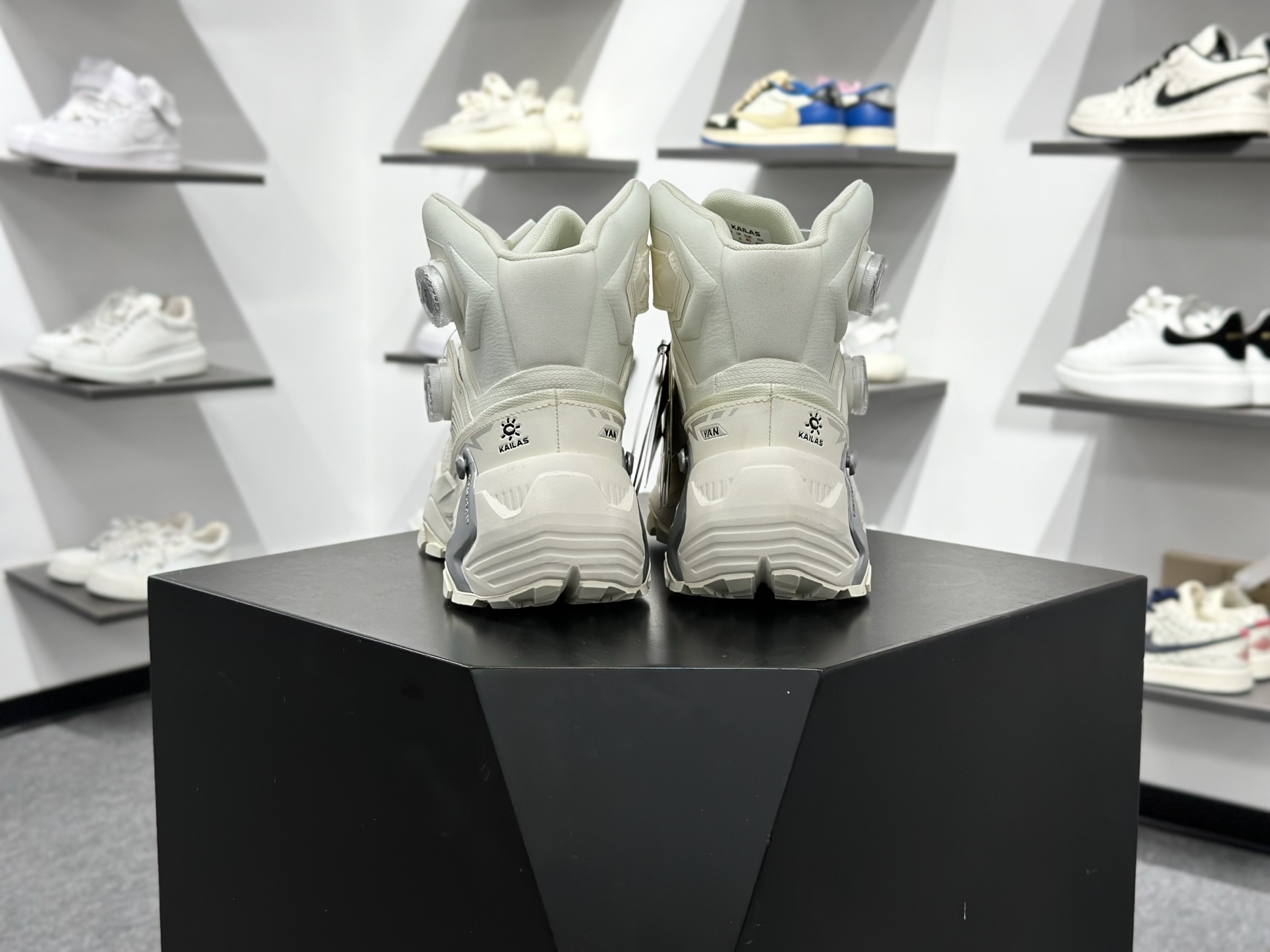 凯乐石KAILAS Fuga EX 3 BOA Trail 未来之YAN系列高帮登山户外徒步越野跑山休闲运动鞋 KS243-Top High Quatity Cheap Sneakers Fashion Clothing Clothes Bags handbags Shoes of all Brand wholesale With The best Quality And Beautiful Price from China Factory Chinese suppliers wholesaler seller 凯乐石KAILAS Fuga EX 3 BOA Trail 未来之YAN系列高帮登山户外徒步越野跑山休闲运动鞋 KS243