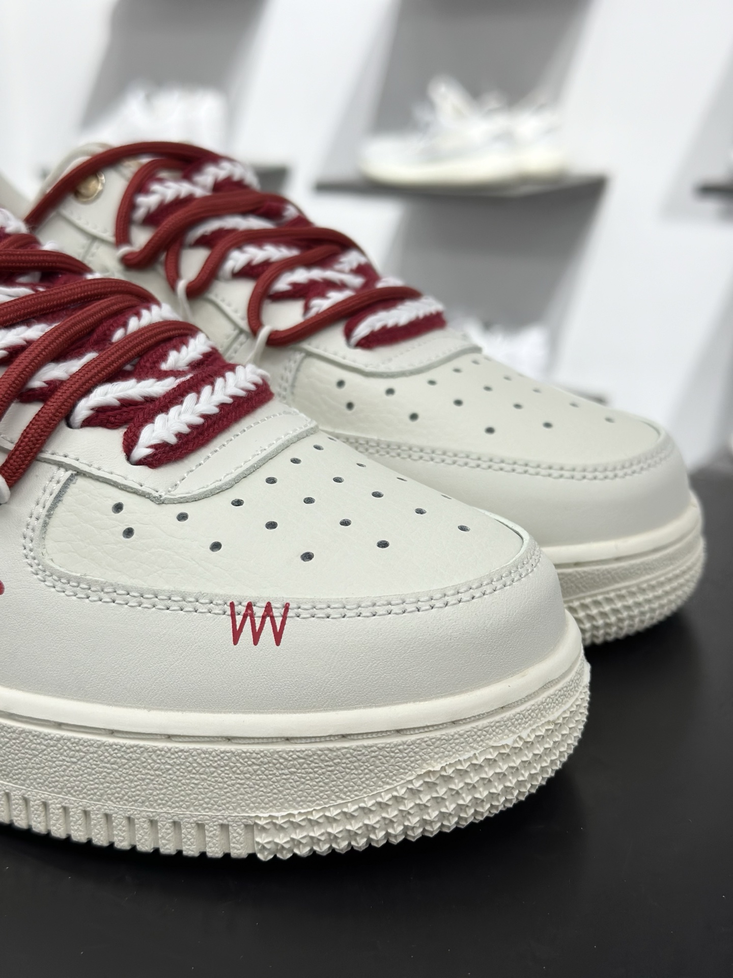Nike Air Force 1 Low 新年限定 解构绑带 FV3654-111-Top High Quatity Cheap Sneakers Fashion Clothing Clothes Bags handbags Shoes of all Brand wholesale With The best Quality And Beautiful Price from China Factory Chinese suppliers wholesaler seller Nike Air Force 1 Low 新年限定 解构绑带 FV3654-111