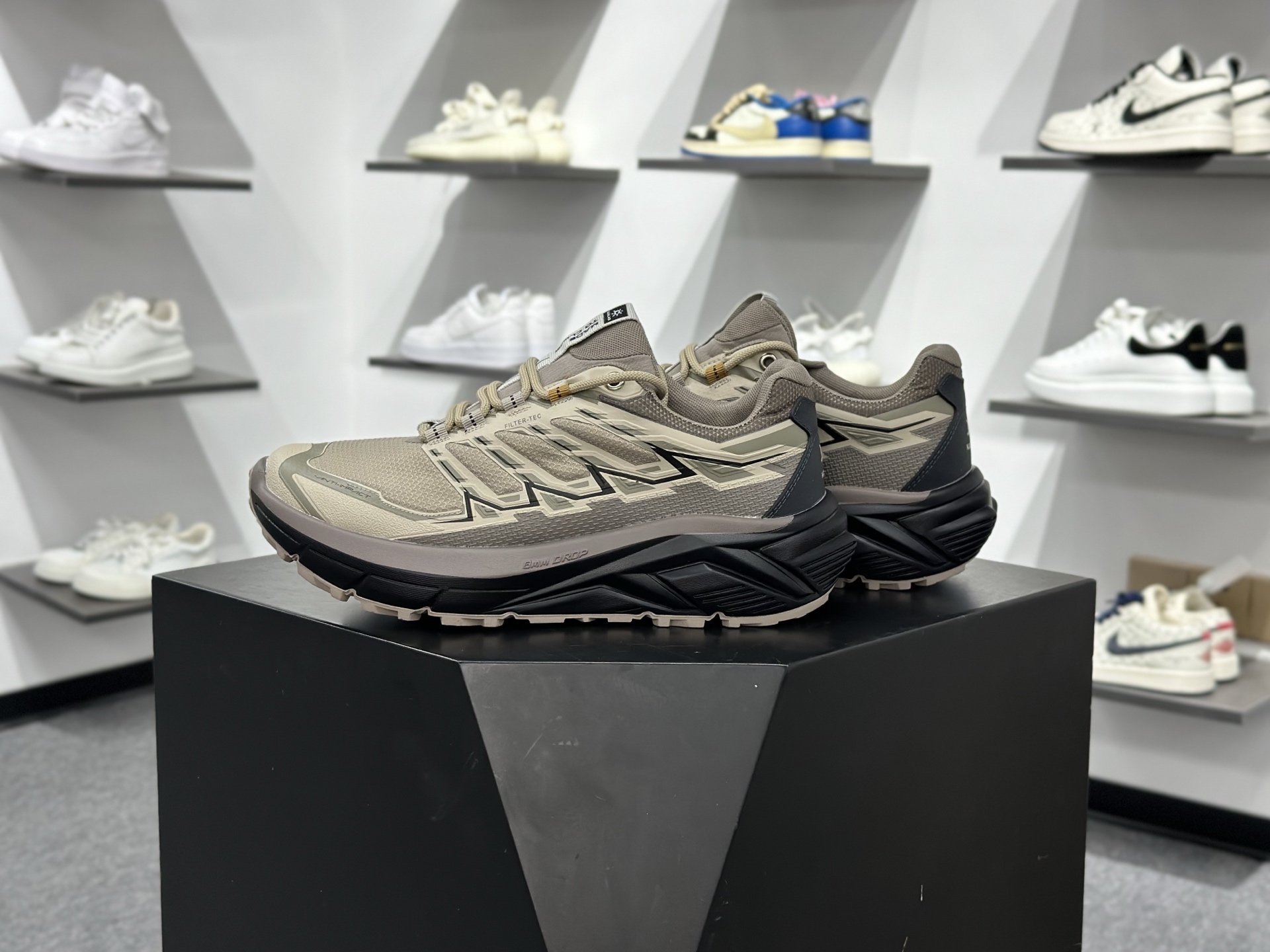 凯乐石KAILAS 远征FLT 全防水 舒适简约经典登山 防滑耐磨防水 低帮 徒步鞋 KS251 凯乐石KAILAS 远征FLT 全防水 舒适简约经典登山 防滑耐磨防水 低帮 徒步鞋 KS251