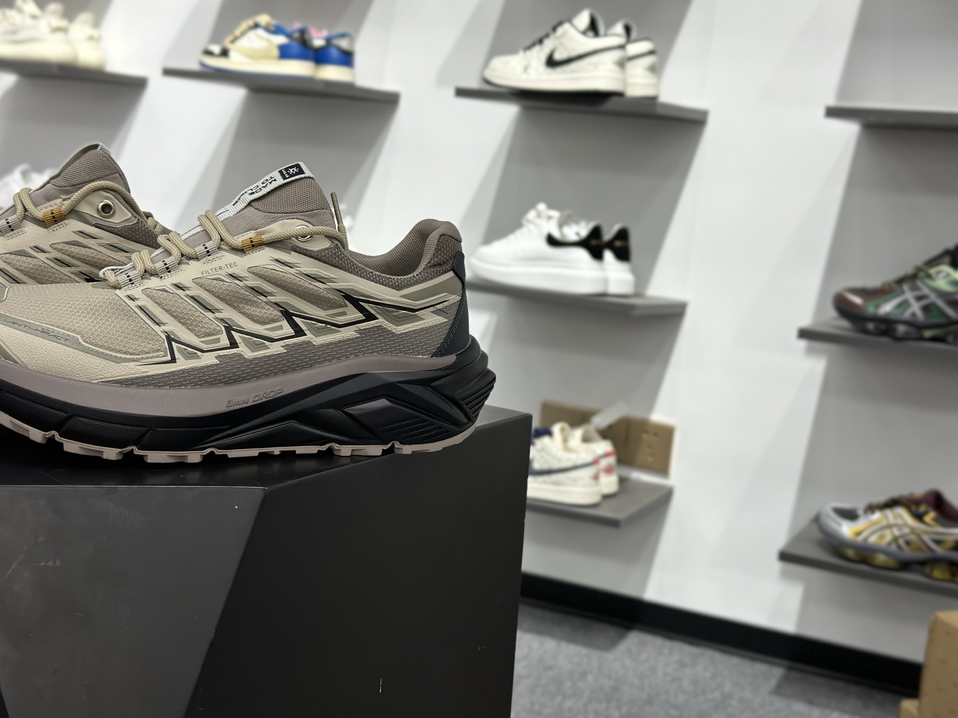 凯乐石KAILAS 远征FLT 全防水 舒适简约经典登山 防滑耐磨防水 低帮 徒步鞋 KS251 凯乐石KAILAS 远征FLT 全防水 舒适简约经典登山 防滑耐磨防水 低帮 徒步鞋 KS251