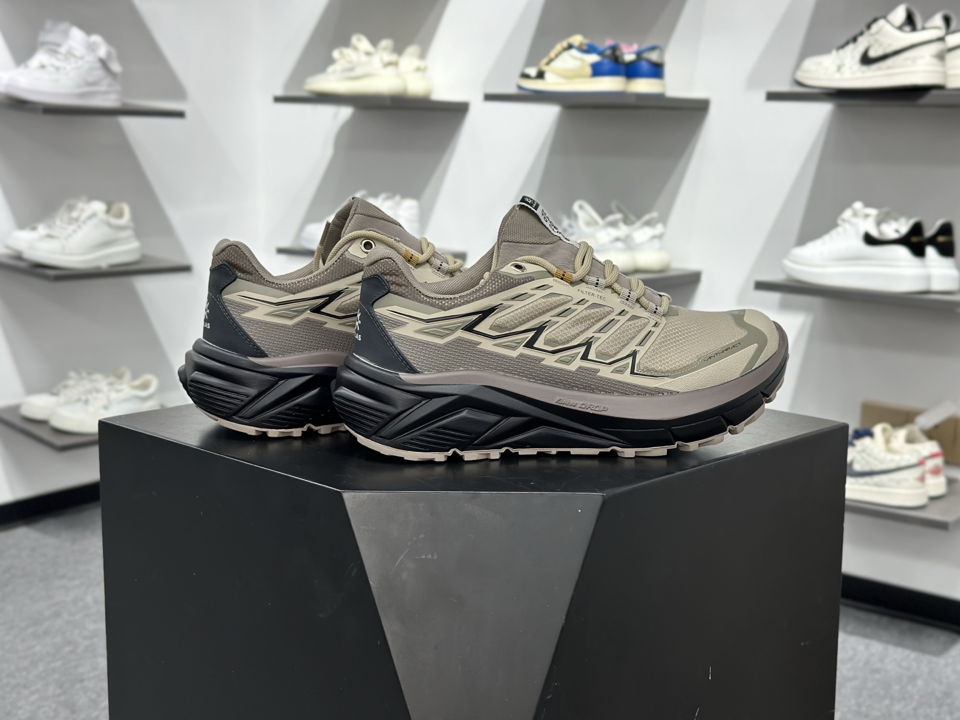 凯乐石KAILAS 远征FLT 全防水 舒适简约经典登山 防滑耐磨防水 低帮 徒步鞋 KS251 凯乐石KAILAS 远征FLT 全防水 舒适简约经典登山 防滑耐磨防水 低帮 徒步鞋 KS251