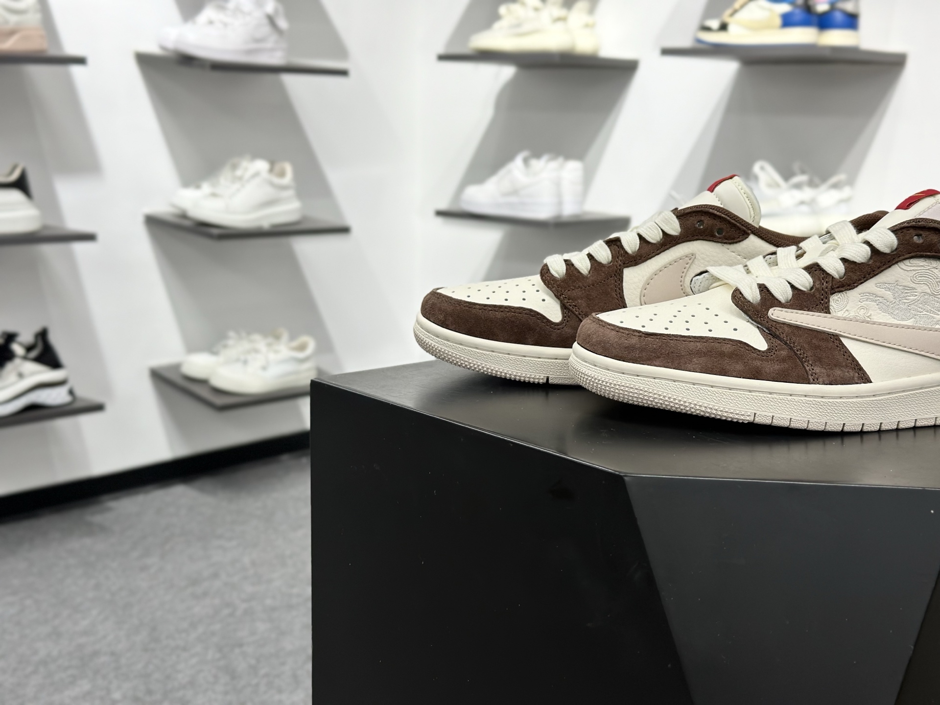 260 Nike Air Jordan 1 Low 马年限定 定制AJ联名-高端定制 低帮复古文化板鞋 SD6868-141