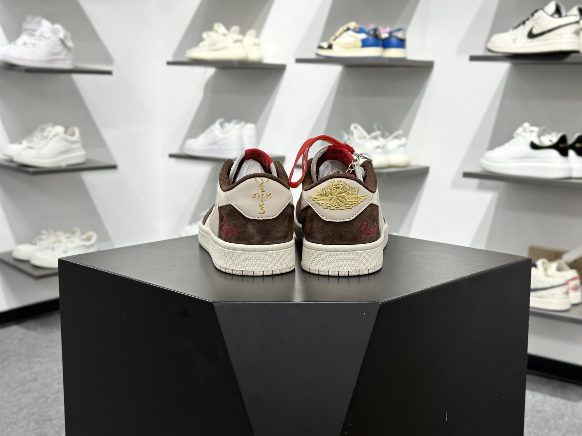 260 Nike Air Jordan 1 Low 马年限定 定制AJ联名-高端定制 低帮复古文化板鞋 SD6868-141