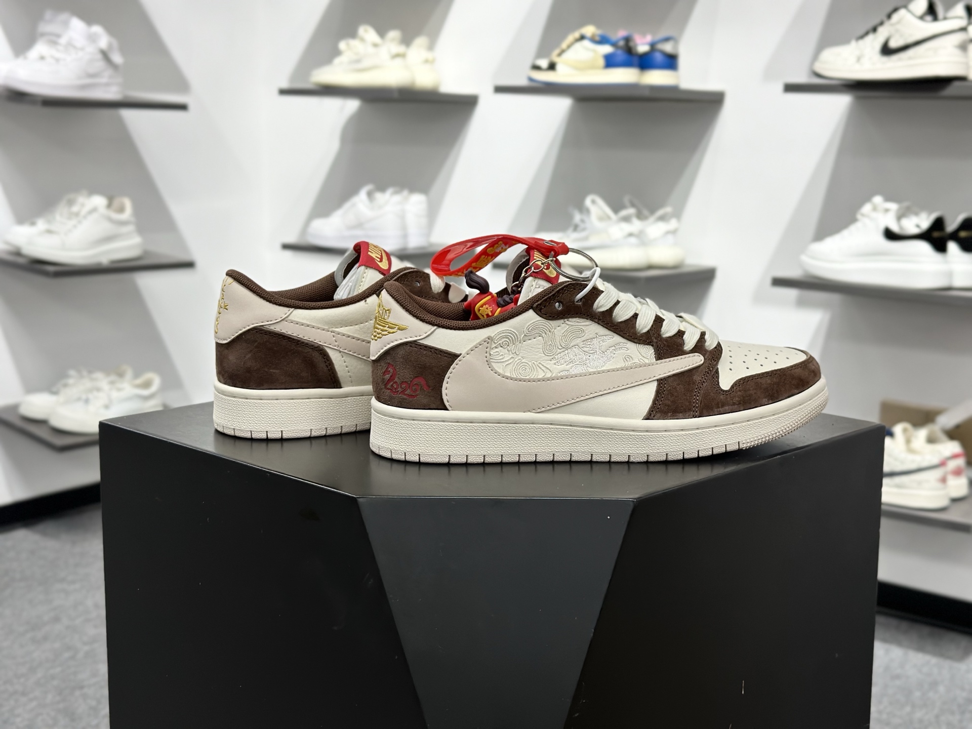 260 Nike Air Jordan 1 Low 马年限定 定制AJ联名-高端定制 低帮复古文化板鞋 SD6868-141