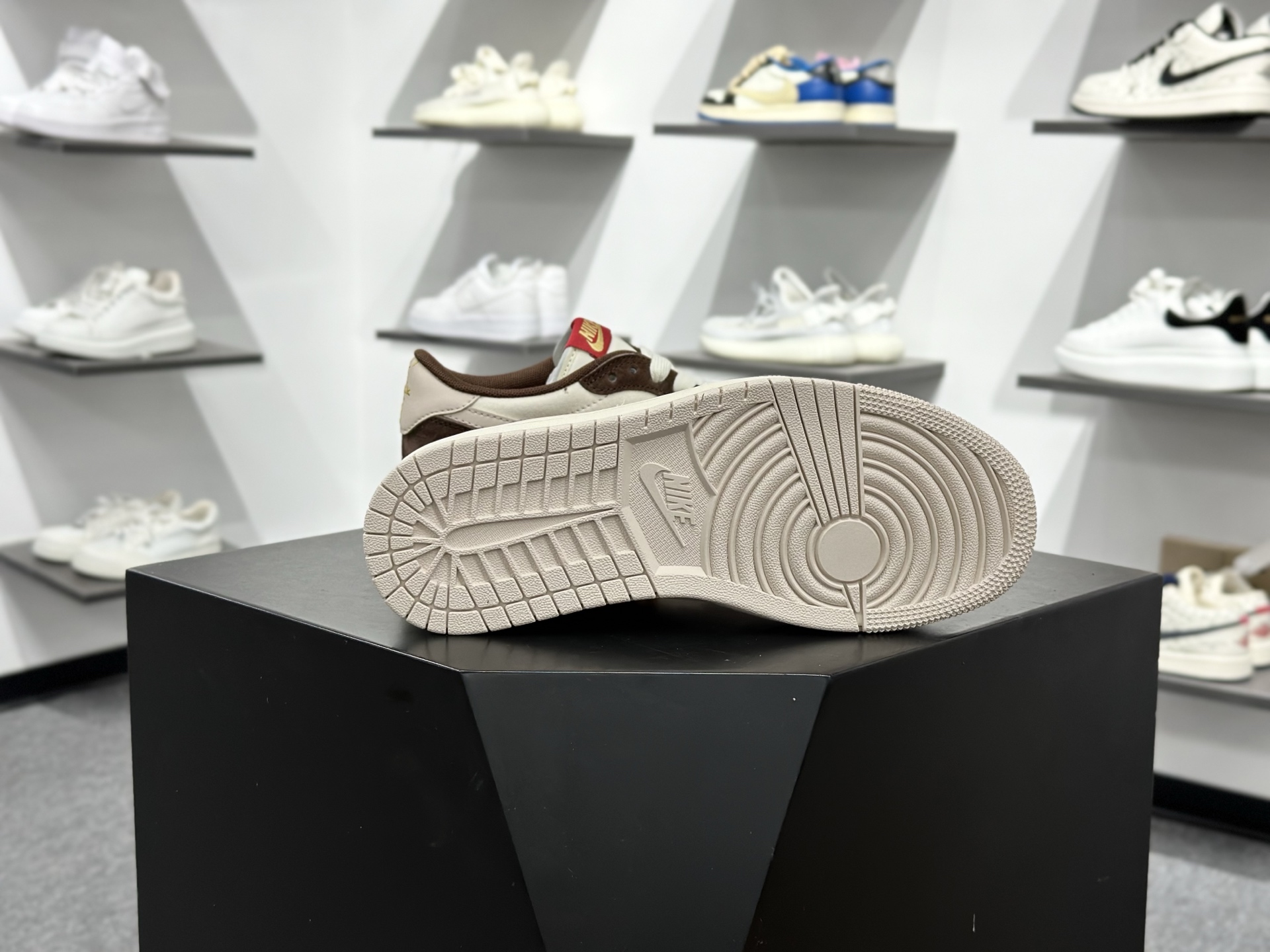 260 Nike Air Jordan 1 Low 马年限定 定制AJ联名-高端定制 低帮复古文化板鞋 SD6868-141