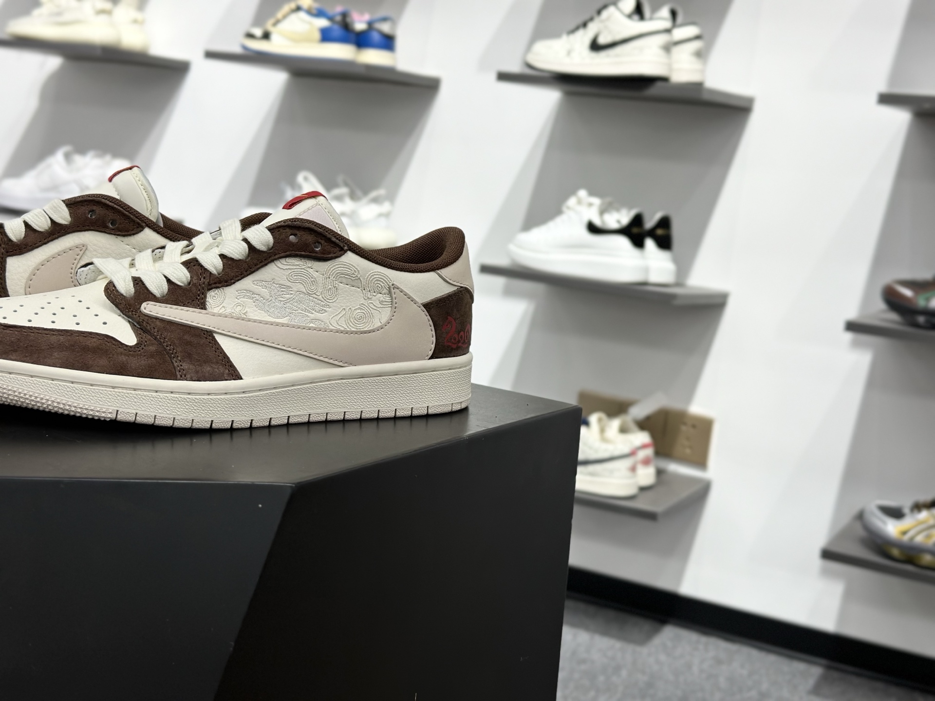 260 Nike Air Jordan 1 Low 马年限定 定制AJ联名-高端定制 低帮复古文化板鞋 SD6868-141