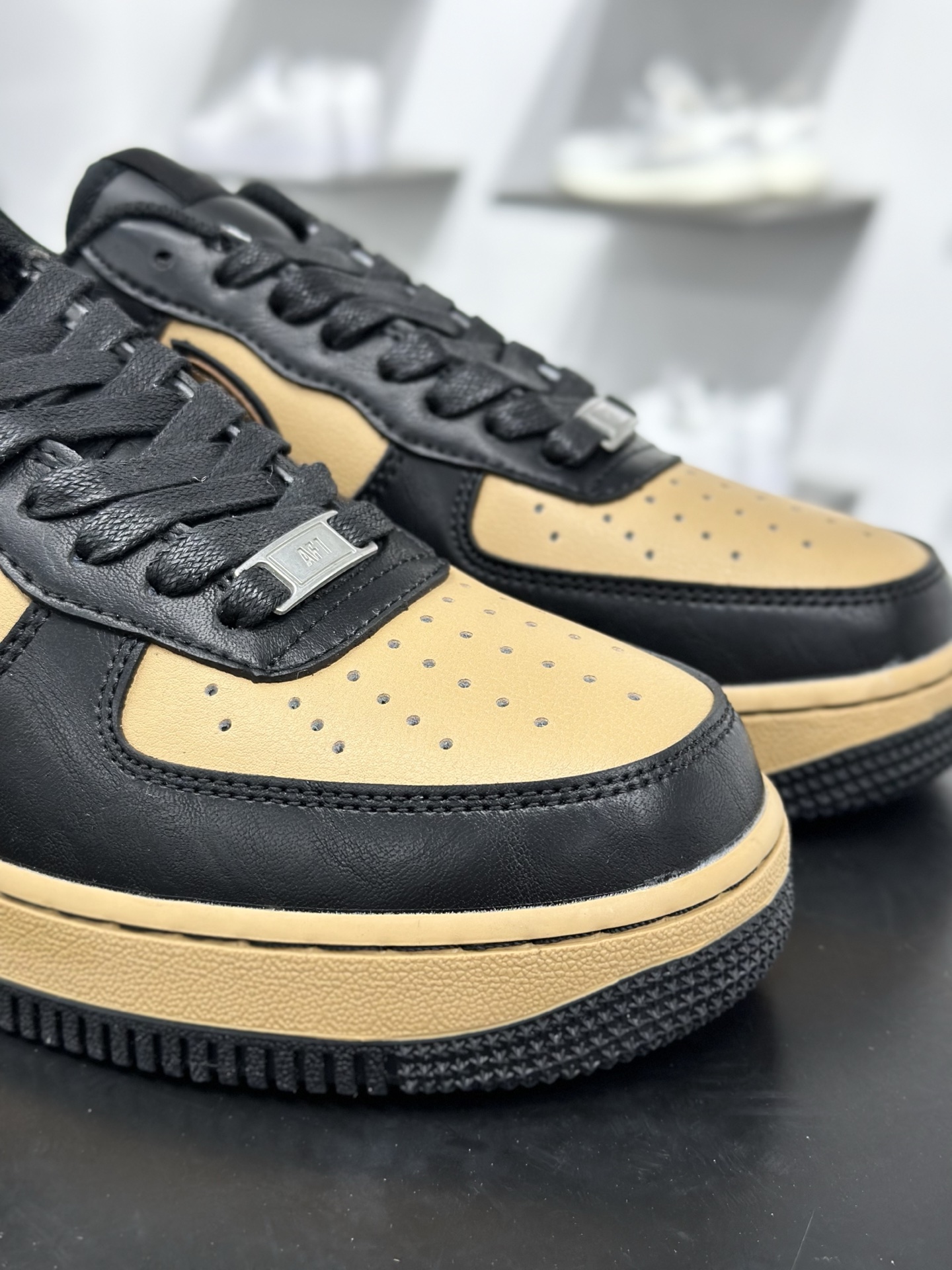 260 Nike Air Force 1 Low 黑棕 FB8878-200