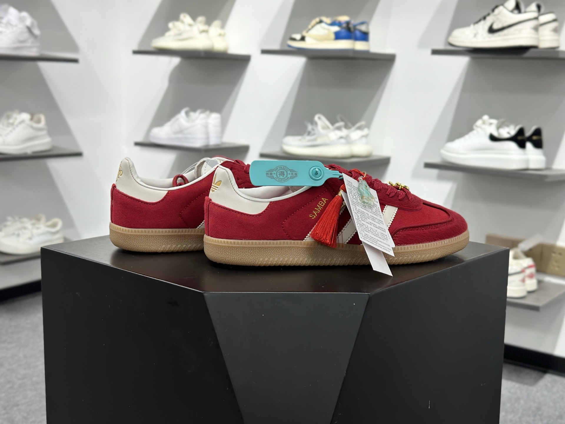 180 adidas originals Samba 马年限定 桑巴舞系列复古经典轻便板鞋 JQ5976-Chinese UA Cheap High Quatity Brand Clothes Bags handbags Sneakers wholesale wholesaler seller from China Factory suppliers Fashion Clothing Shoes best Quality Beautiful Price 180 adidas originals Samba 马年限定 桑巴舞系列复古经典轻便板鞋 JQ5976