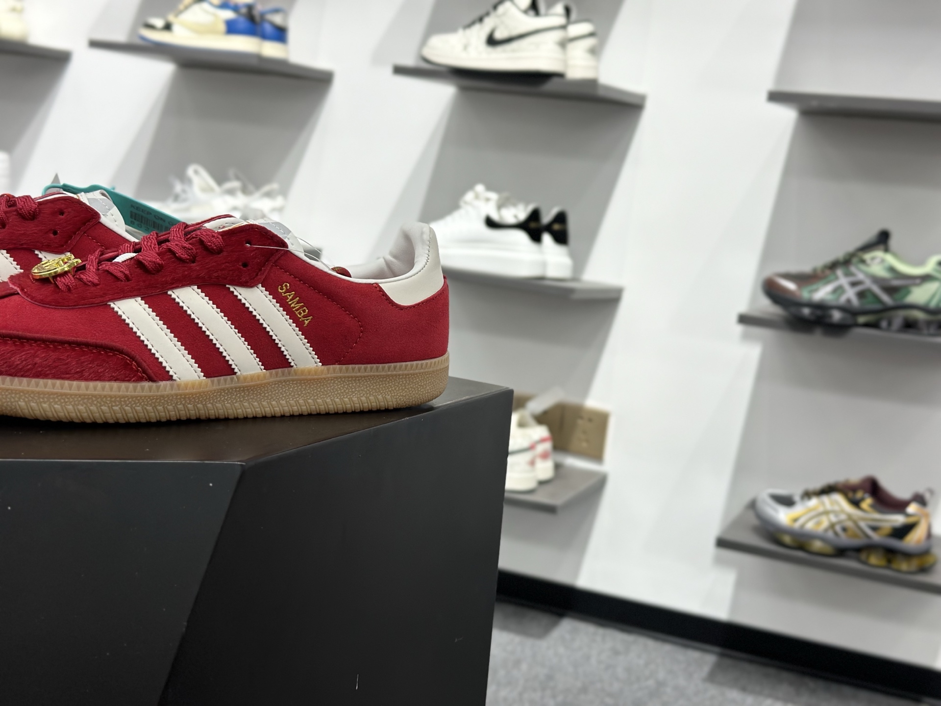 180 adidas originals Samba 马年限定 桑巴舞系列复古经典轻便板鞋 JQ5976-Chinese UA Cheap High Quatity Brand Clothes Bags handbags Sneakers wholesale wholesaler seller from China Factory suppliers Fashion Clothing Shoes best Quality Beautiful Price 180 adidas originals Samba 马年限定 桑巴舞系列复古经典轻便板鞋 JQ5976
