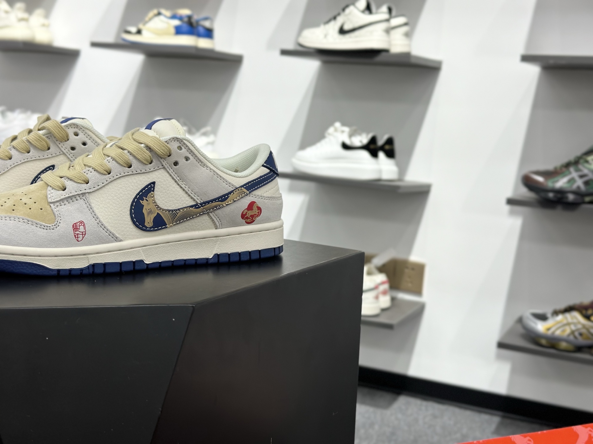 NIKE SB DUNK LOW PRO 马年限定款直接戳中审美 LX1988-814 NIKE SB DUNK LOW PRO 马年限定款直接戳中审美 LX1988-814