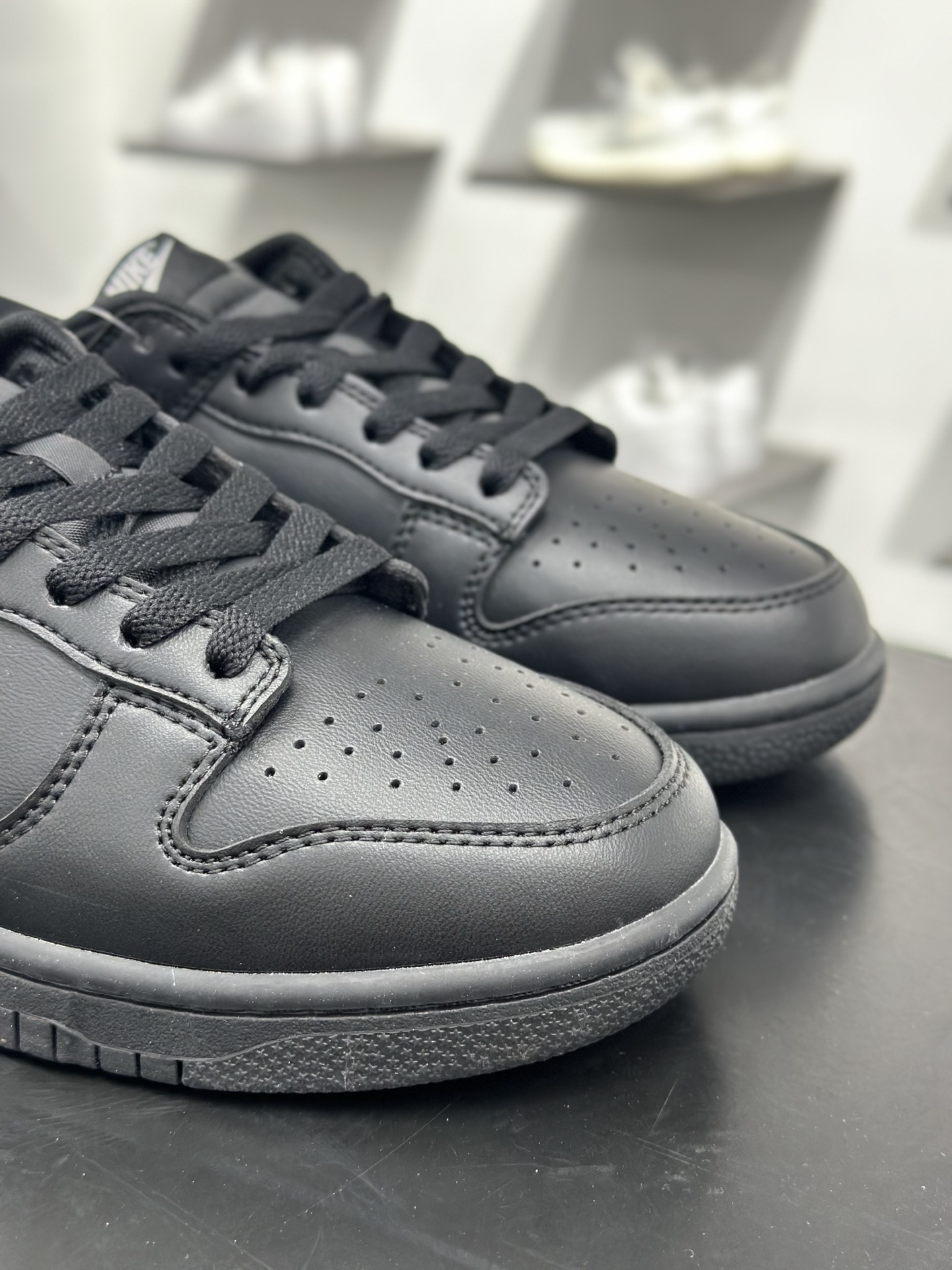 200 Nike SB Dunk Low 全黑白勾 低帮休闲板鞋 IO7606-010-Chinese UA Cheap High Quatity Brand Clothes Bags handbags Sneakers wholesale wholesaler seller from China Factory suppliers Fashion Clothing Shoes best Quality Beautiful Price 200 Nike SB Dunk Low 全黑白勾 低帮休闲板鞋 IO7606-010