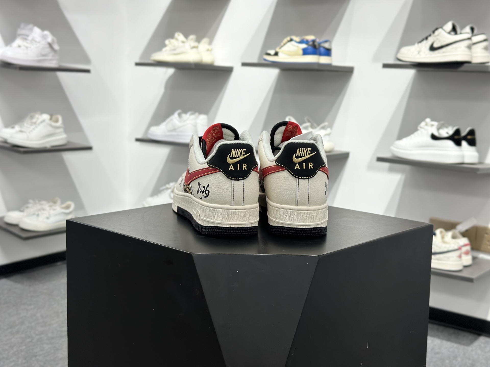 260 Nike Air Force 1 Low 马年限定 QW5288-122