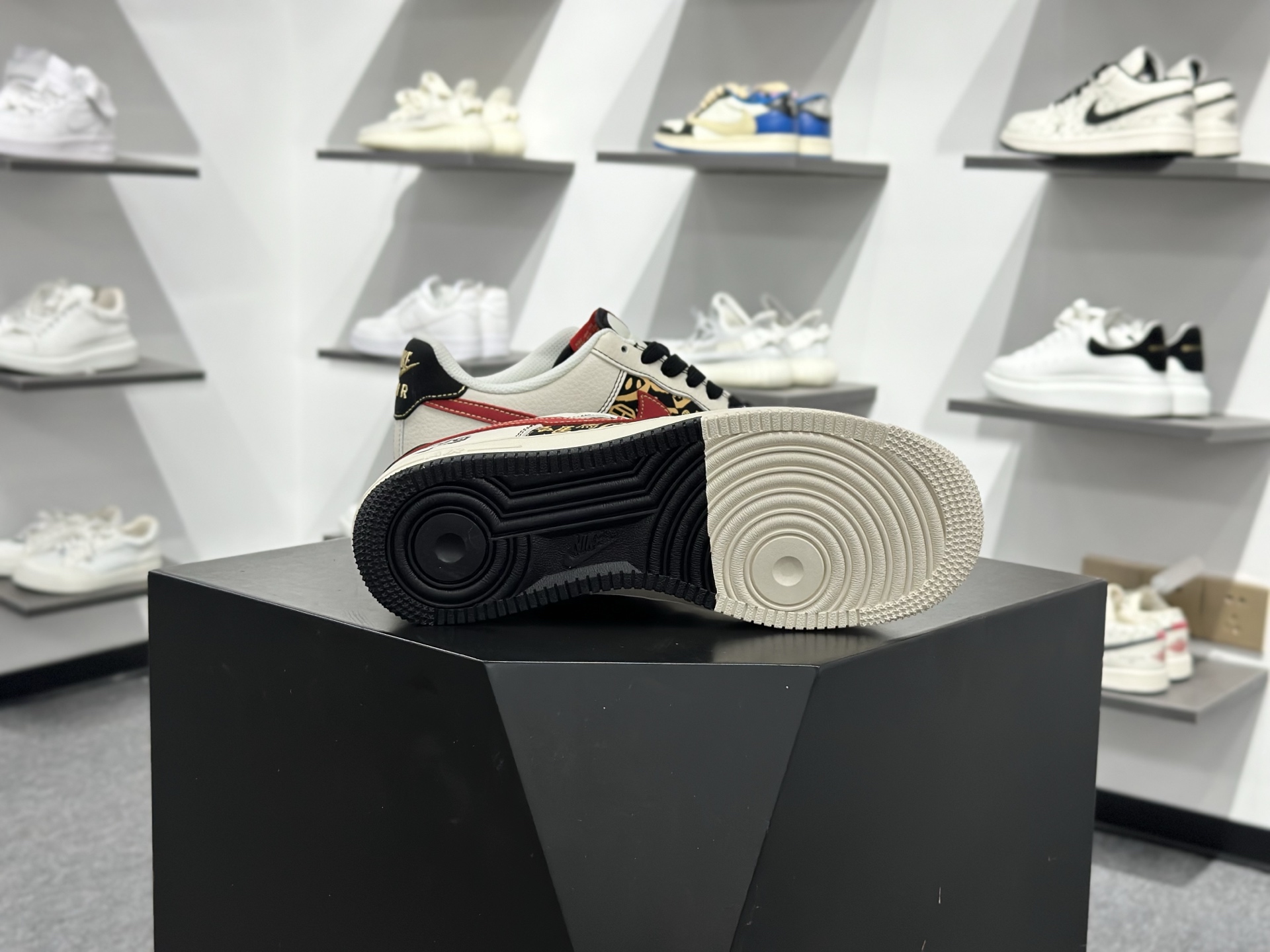 260 Nike Air Force 1 Low 马年限定 QW5288-122