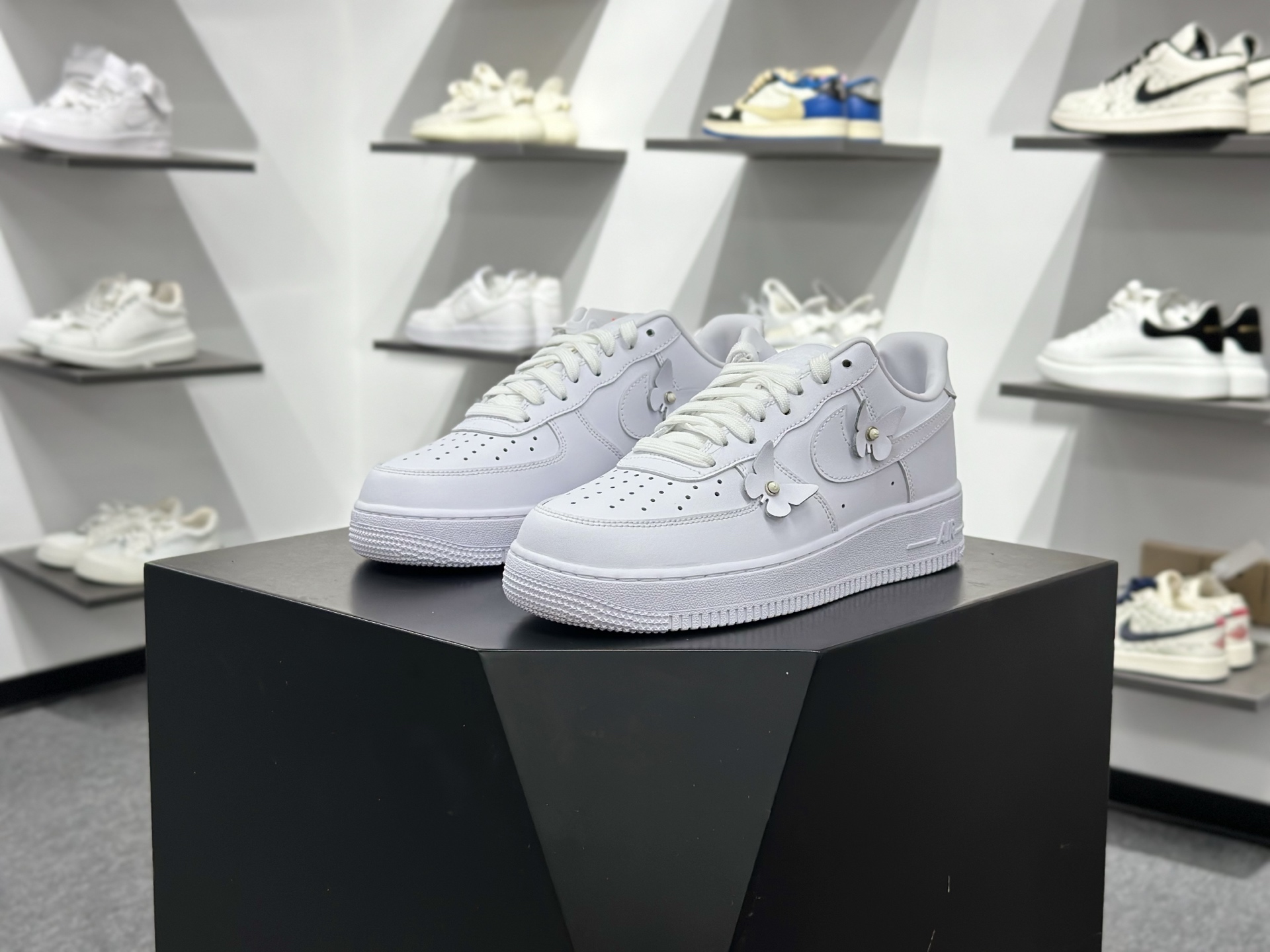 _dsb9s2T-dfm5_HIjbCbadkM-xrvxdQ6G1ofAUqg