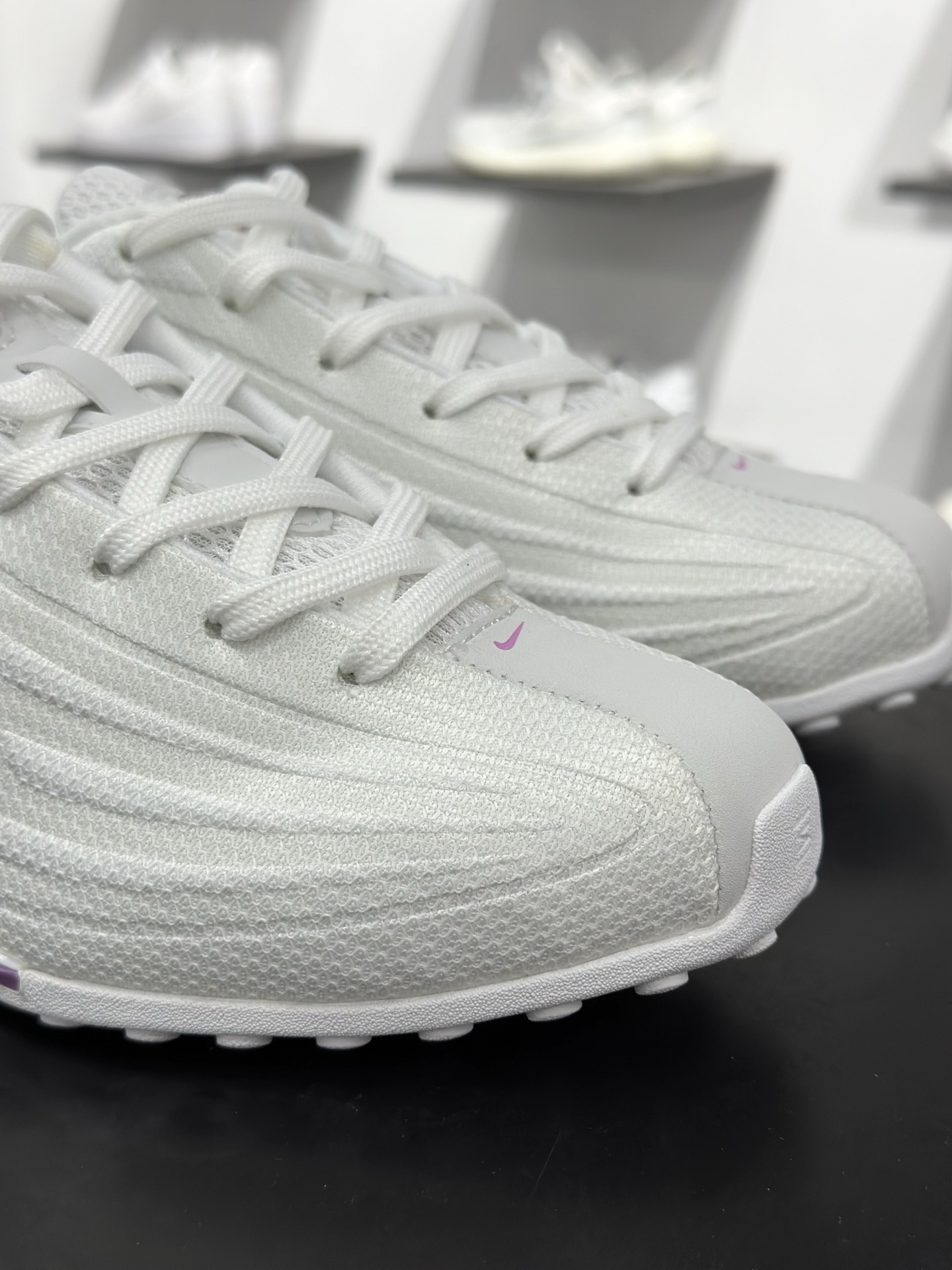 180 Nike Shox Z 耐克专利弹簧气柱跑步鞋 HQ7540-101-Chinese UA Cheap High Quatity Brand Clothes Bags handbags Sneakers wholesale wholesaler seller from China Factory suppliers Fashion Clothing Shoes best Quality Beautiful Price 180 Nike Shox Z 耐克专利弹簧气柱跑步鞋 HQ7540-101