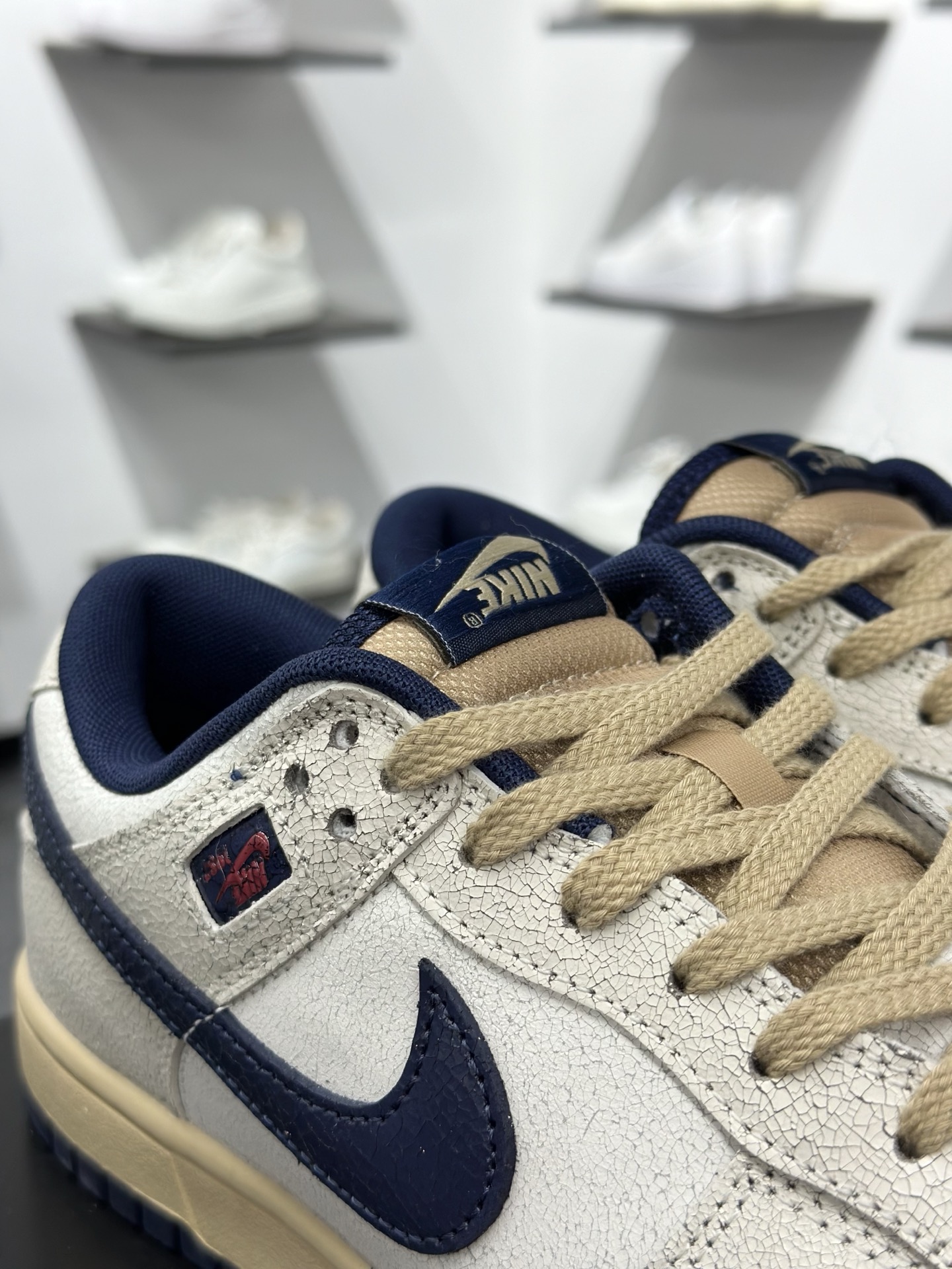 220 NIKE STRANGER THINGS X NIKE DUNK LOW 全新配色 IH6766-001-Chinese UA Cheap High Quatity Brand Clothes Bags handbags Sneakers wholesale wholesaler seller from China Factory suppliers Fashion Clothing Shoes best Quality Beautiful Price 220 NIKE STRANGER THINGS X NIKE DUNK LOW 全新配色 IH6766-001