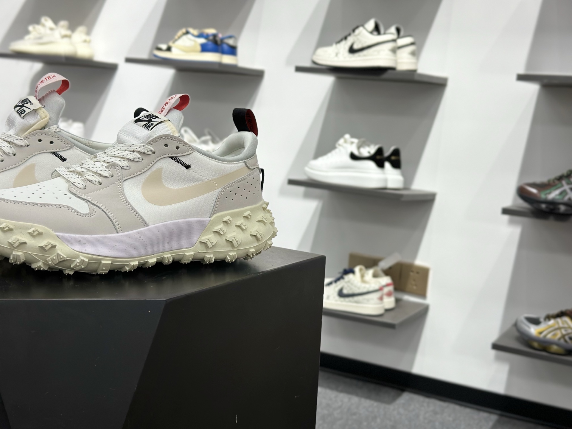 200 Jordan Air Jordan 1 Element Low A/T Phantom 米色 FV4227-003-Chinese UA Cheap High Quatity Brand Clothes Bags handbags Sneakers wholesale wholesaler seller from China Factory suppliers Fashion Clothing Shoes best Quality Beautiful Price 200 Jordan Air Jordan 1 Element Low A/T Phantom 米色 FV4227-003