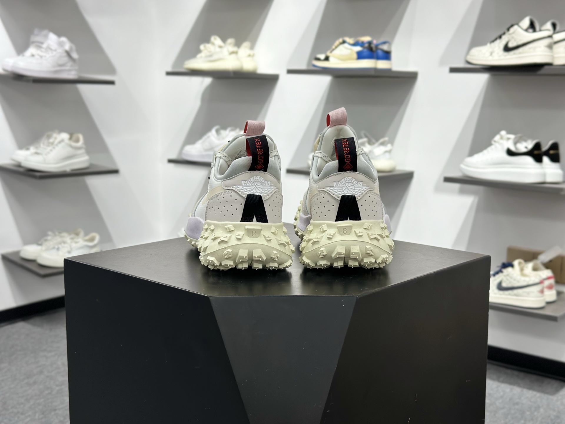 200 Jordan Air Jordan 1 Element Low A/T Phantom 米色 FV4227-003-Chinese UA Cheap High Quatity Brand Clothes Bags handbags Sneakers wholesale wholesaler seller from China Factory suppliers Fashion Clothing Shoes best Quality Beautiful Price 200 Jordan Air Jordan 1 Element Low A/T Phantom 米色 FV4227-003