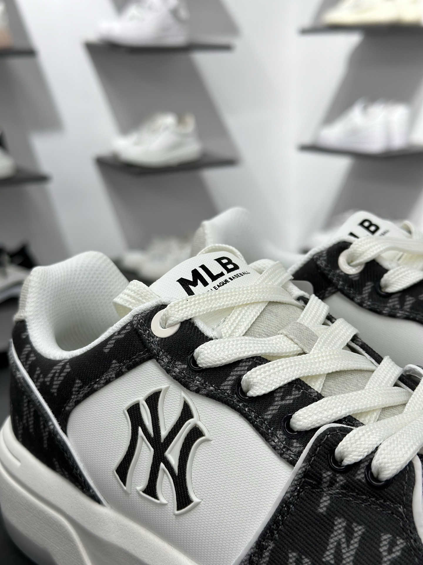 180 MLB Chunky Liner DENIM MONOGRAM SL 黑色 3ASXM016N