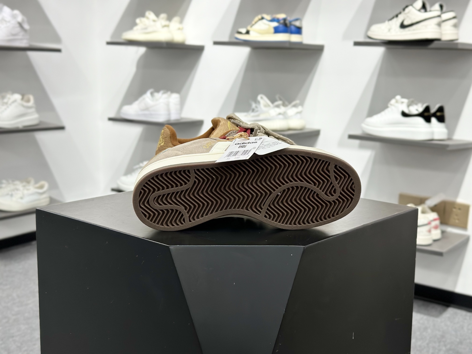 180 Adidas Originals Campus 00s系列 阿迪达斯 马年限定 CNY新年款 面包风经典复古低帮百搭休闲运动板鞋 KJ8724