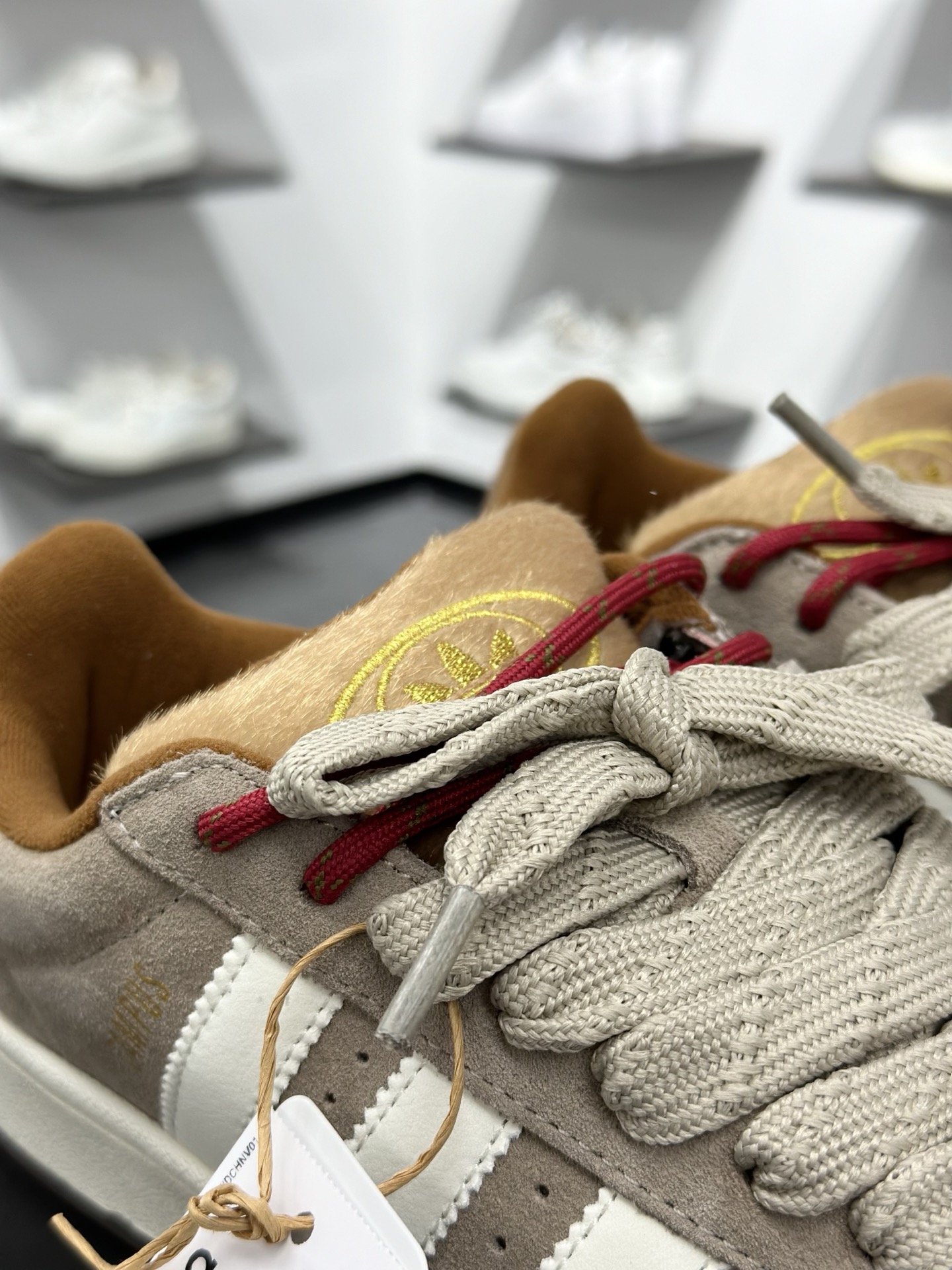 180 Adidas Originals Campus 00s系列 阿迪达斯 马年限定 CNY新年款 面包风经典复古低帮百搭休闲运动板鞋 KJ8724