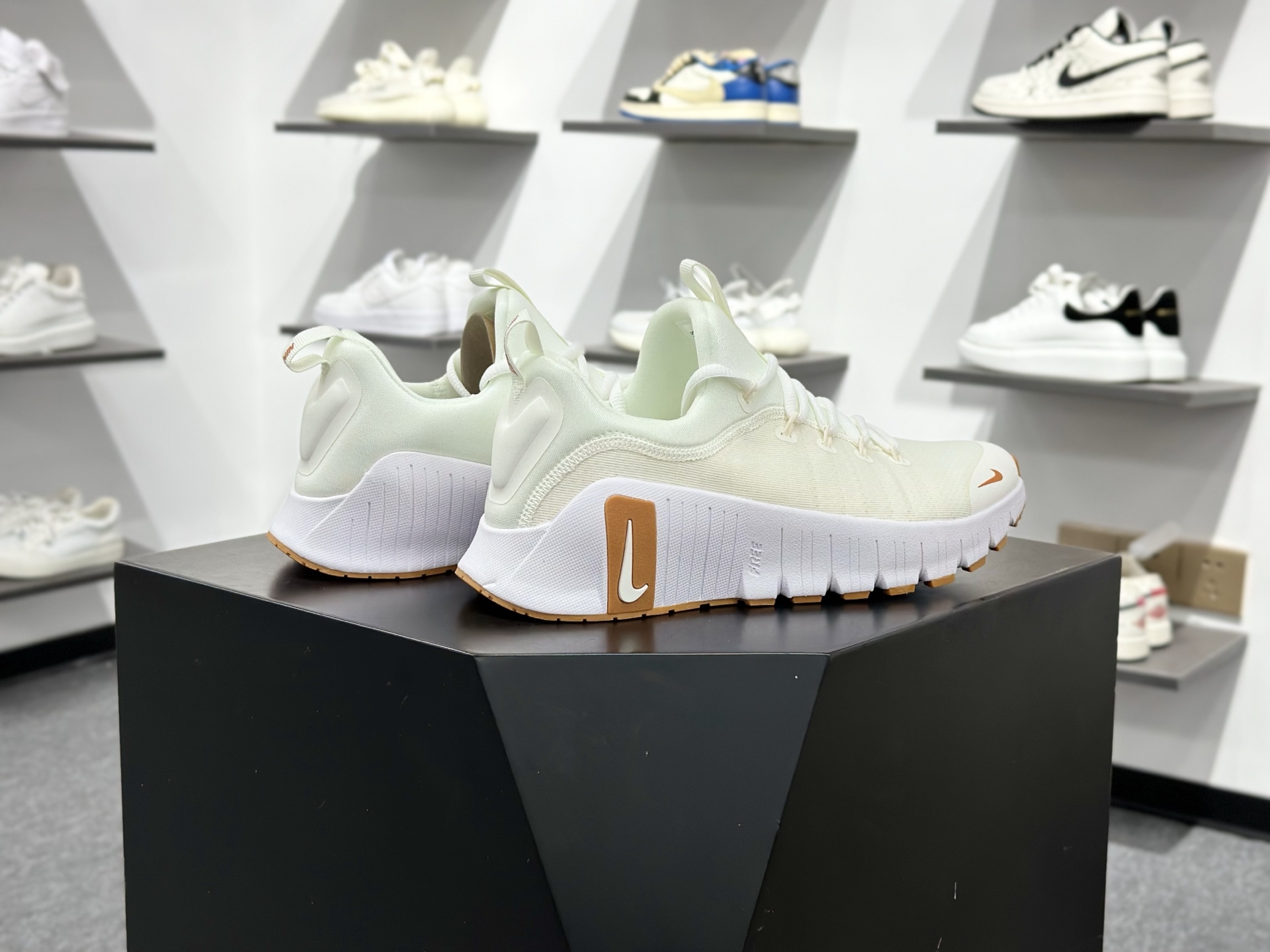160 NK Free Metcon 6 超轻透气缓震跑步鞋 FJ7126-103-Chinese UA Cheap High Quatity Brand Clothes Bags handbags Sneakers wholesale wholesaler seller from China Factory suppliers Fashion Clothing Shoes best Quality Beautiful Price 160 NK Free Metcon 6 超轻透气缓震跑步鞋 FJ7126-103