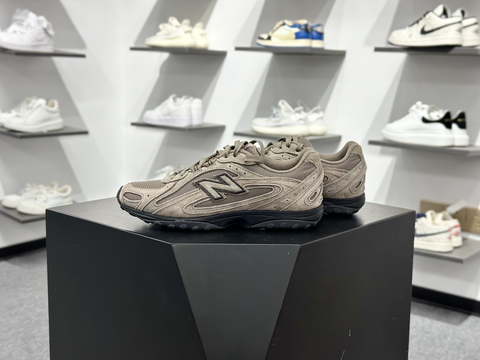 New Balance 新百伦204 复古休闲运动百搭老爹跑步鞋 U204L3K9