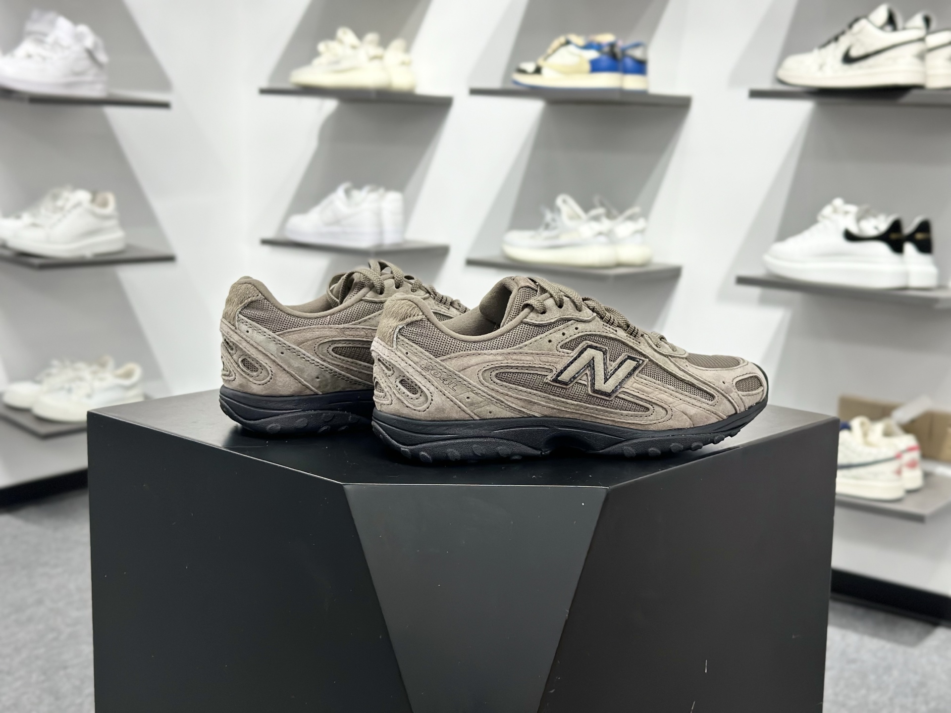 New Balance 新百伦204 复古休闲运动百搭老爹跑步鞋 U204L3K9