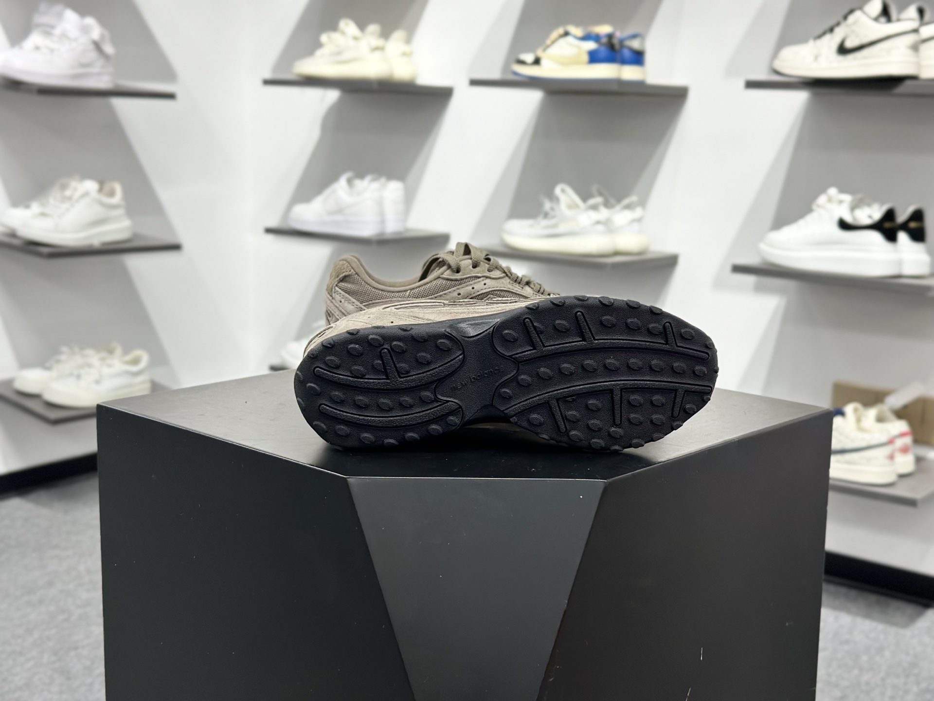 New Balance 新百伦204 复古休闲运动百搭老爹跑步鞋 U204L3K9