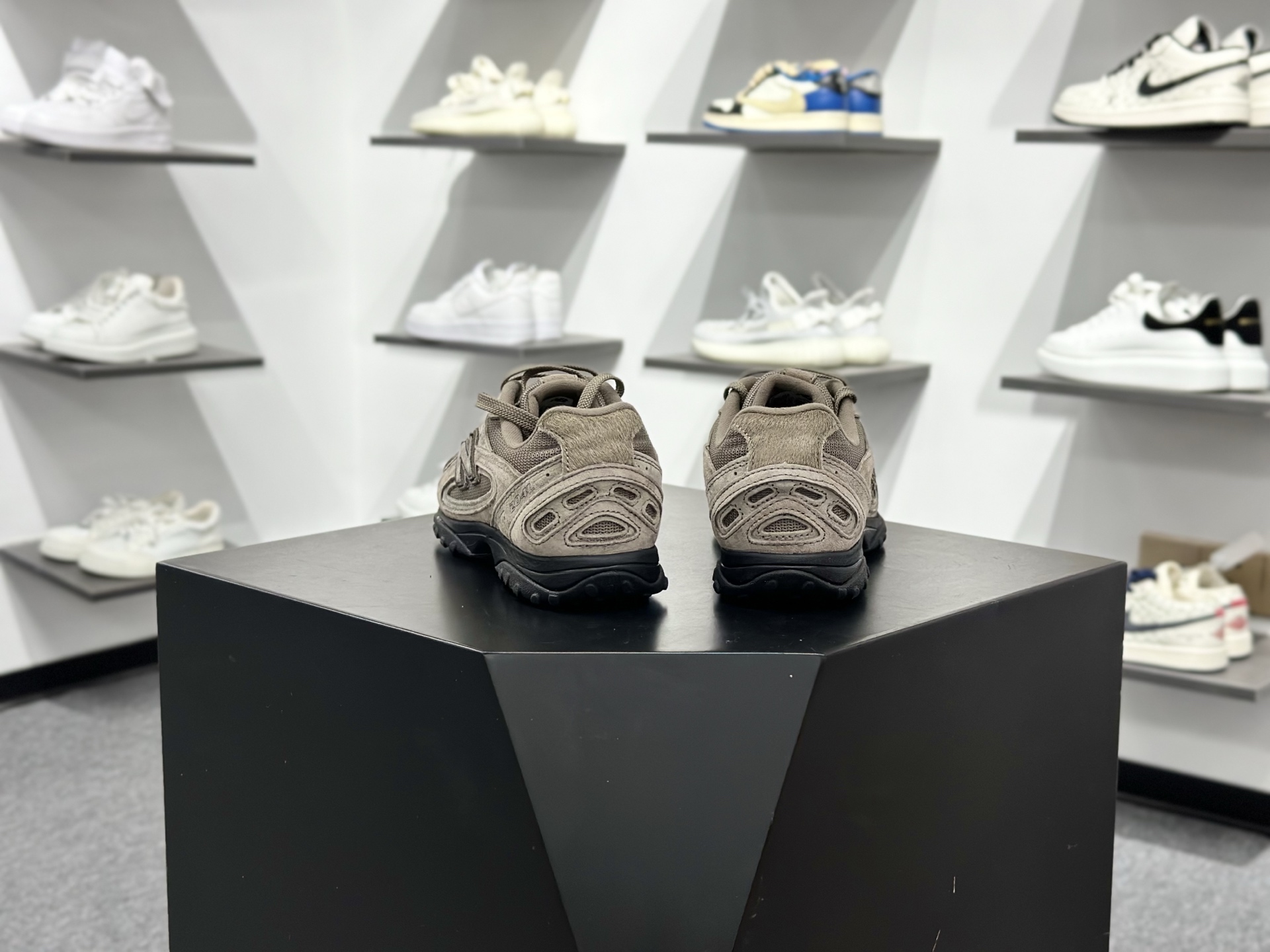 New Balance 新百伦204 复古休闲运动百搭老爹跑步鞋 U204L3K9