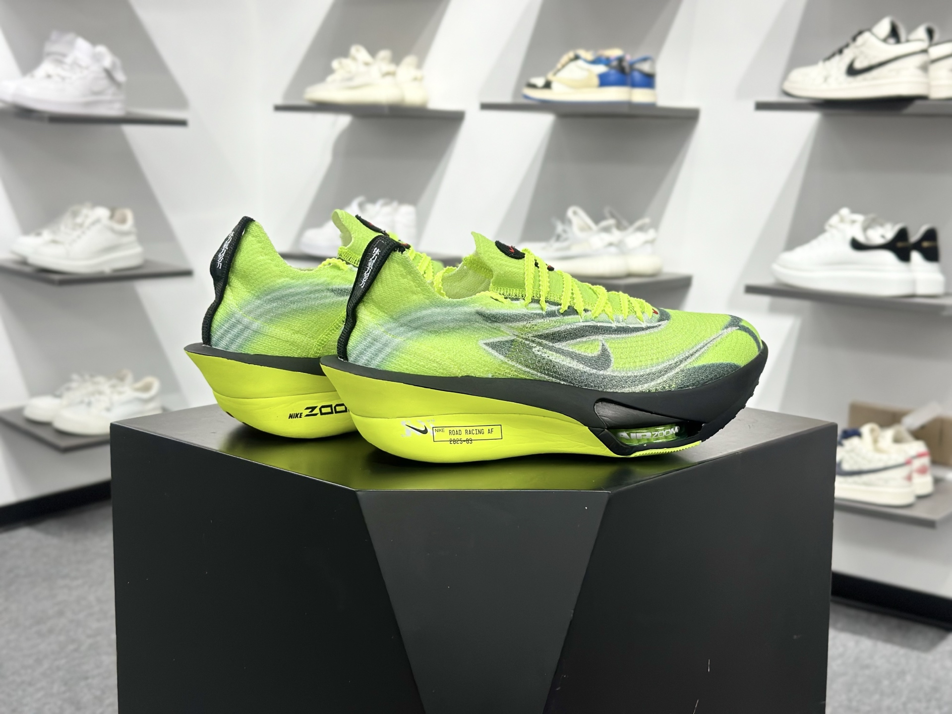 耐克Nike Air Zoom Alphafly Next% 3 Proto”Ekiden Pack Volt”阿尔法飞行3代系列马拉松轻量超跑竞速运动慢跑鞋“白荧光绿黑”IM8066-999