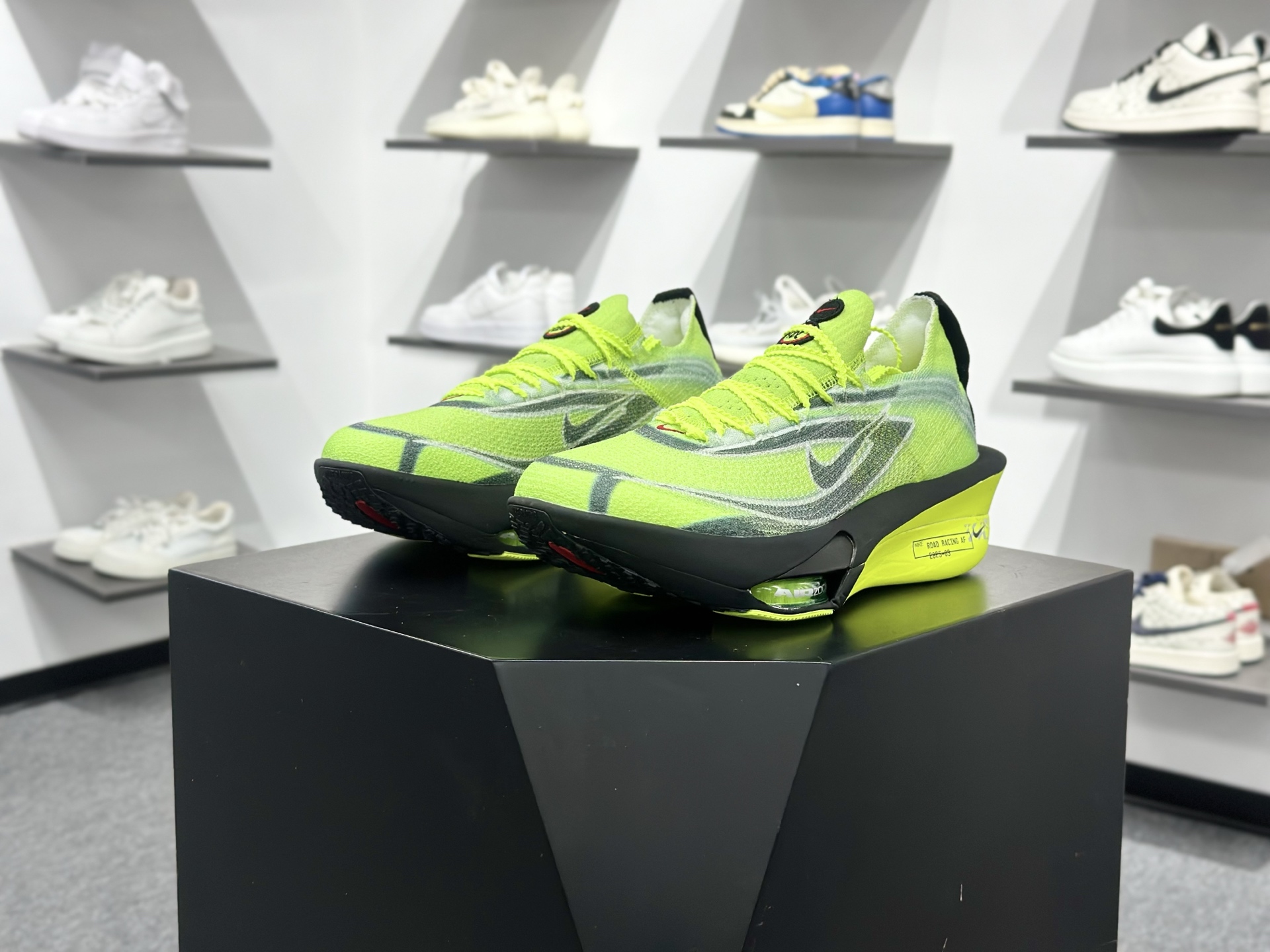 耐克Nike Air Zoom Alphafly Next% 3 Proto”Ekiden Pack Volt”阿尔法飞行3代系列马拉松轻量超跑竞速运动慢跑鞋“白荧光绿黑”IM8066-999