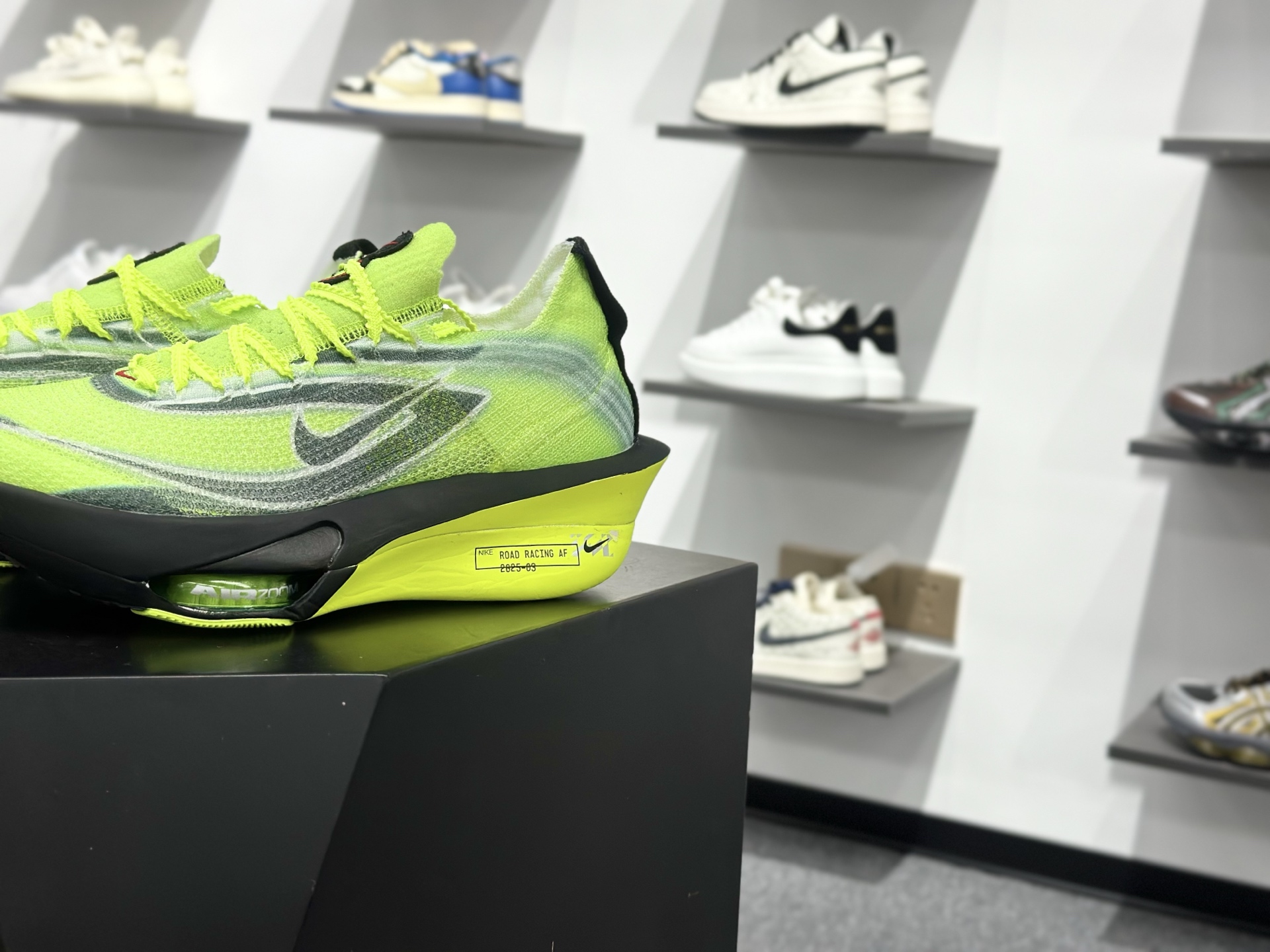 耐克Nike Air Zoom Alphafly Next% 3 Proto”Ekiden Pack Volt”阿尔法飞行3代系列马拉松轻量超跑竞速运动慢跑鞋“白荧光绿黑”IM8066-999