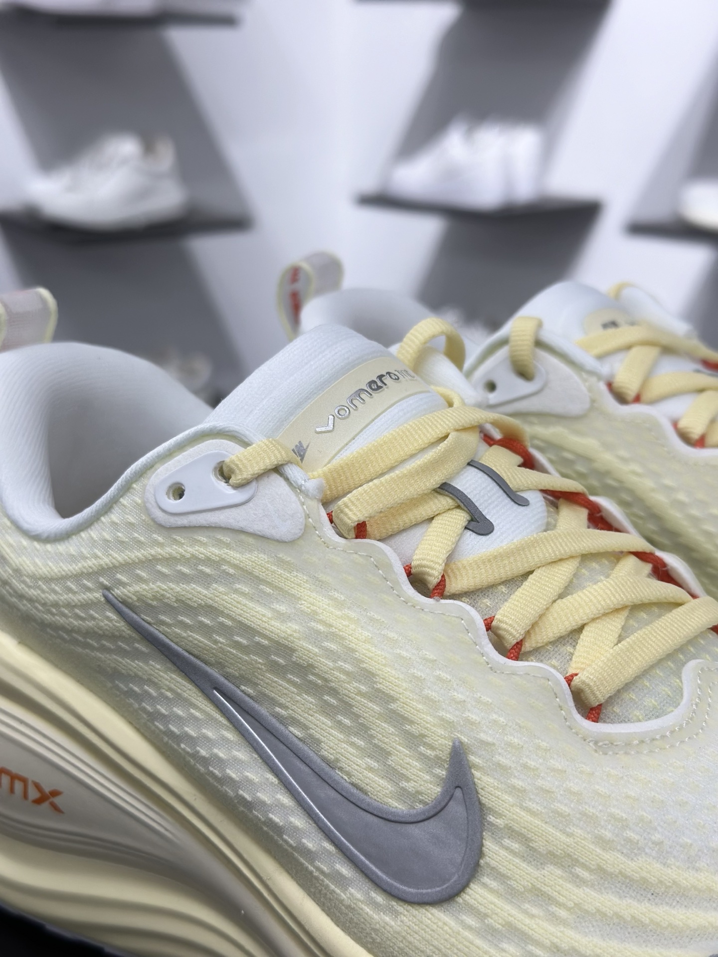 Nike Air Zoom Vomero Plus IM5020-100-莆田鞋,莆田鞋货源,高仿鞋,高仿鞋货源,安福档口,莆田高仿鞋,莆田鞋批发,高仿鞋批发,莆田高仿运动鞋,高仿运动鞋,莆田运动鞋 Nike Air Zoom Vomero Plus IM5020-100