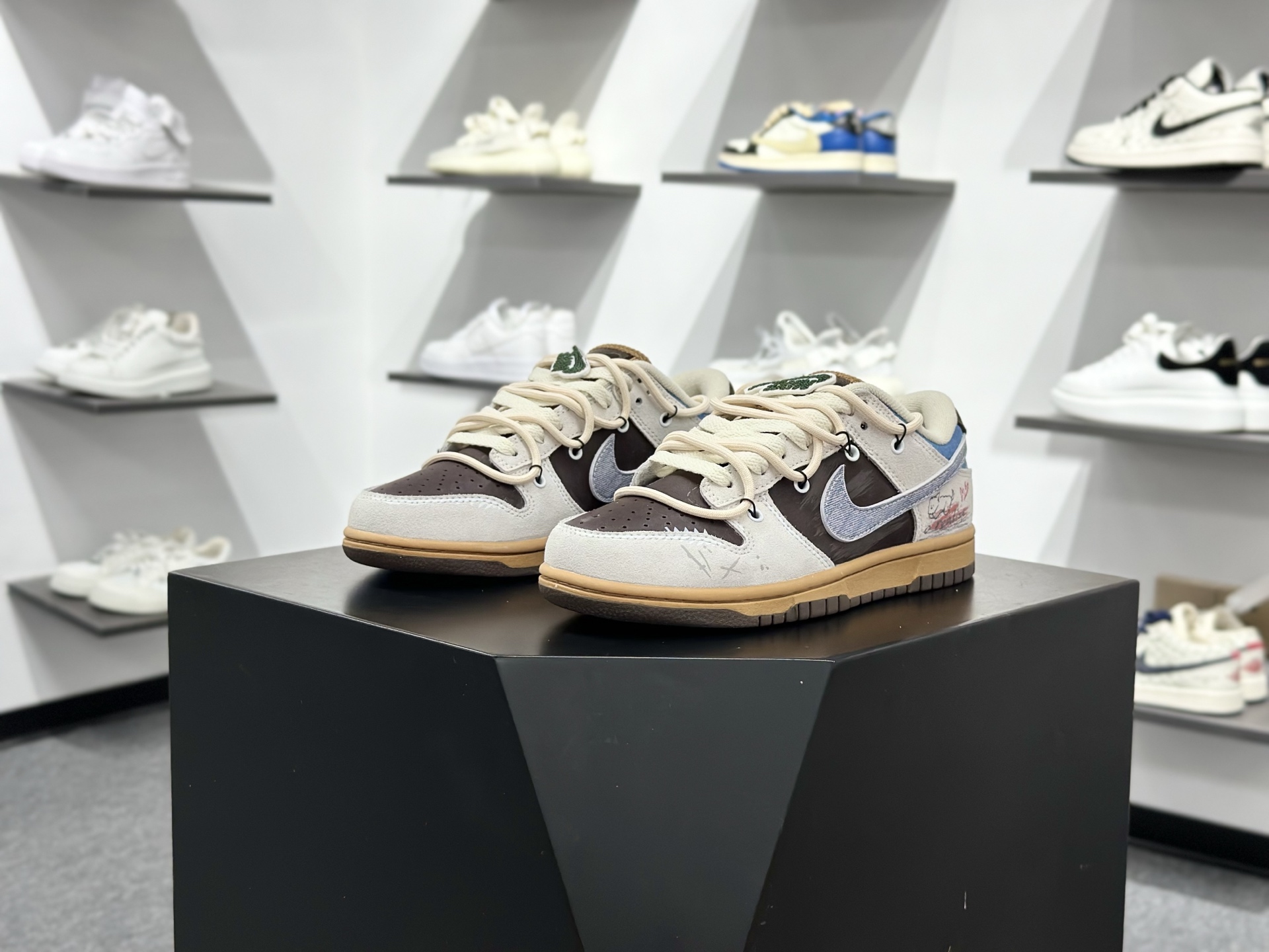NIKE SB Dunk Low 考拉派对 啡啡抱抱 HQ3459-212