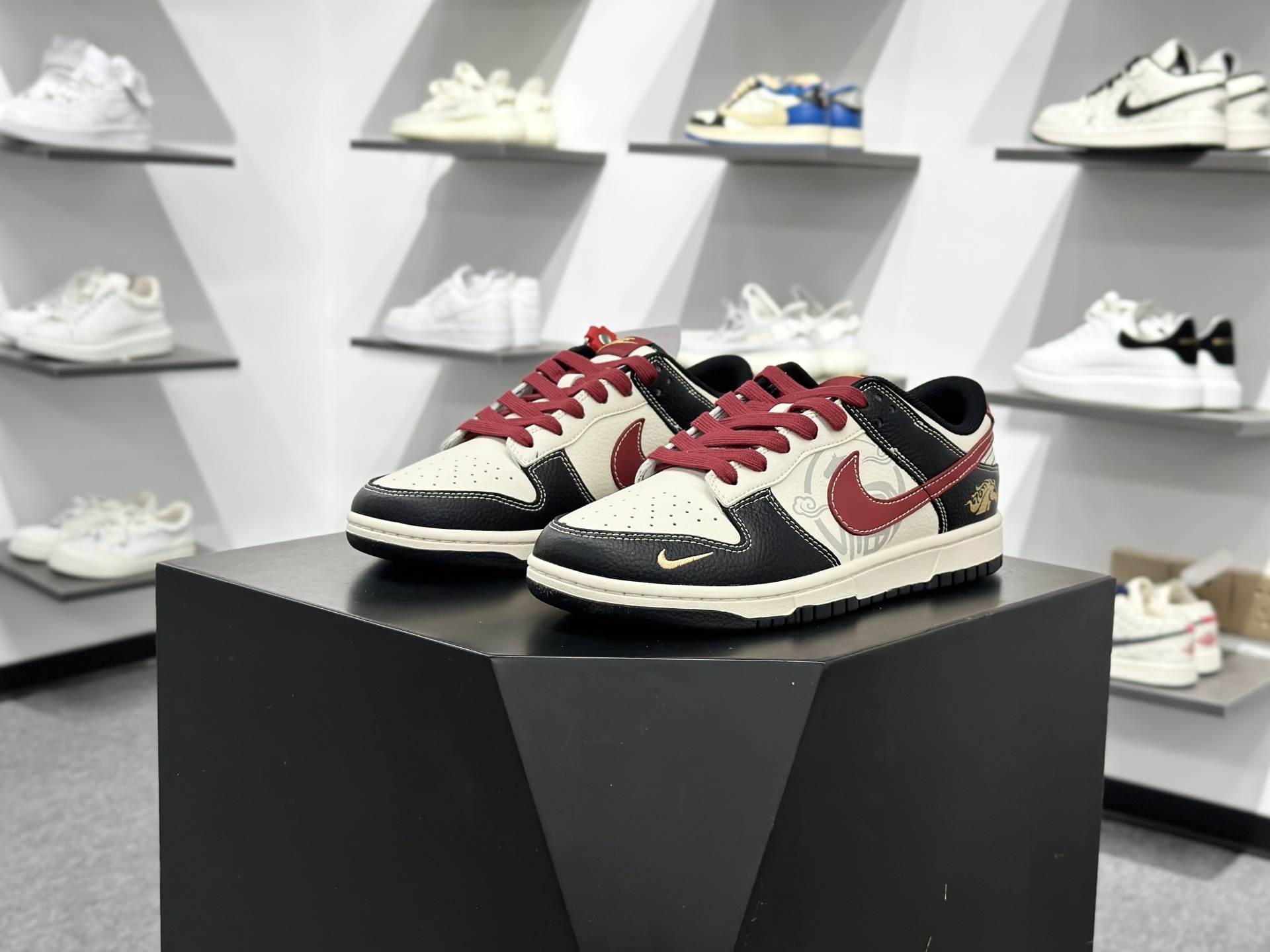 NK Dunk Low Retro ”DIY高端定制” Sup马年米棕红黑 低帮休闲运动板鞋 HG0026-006