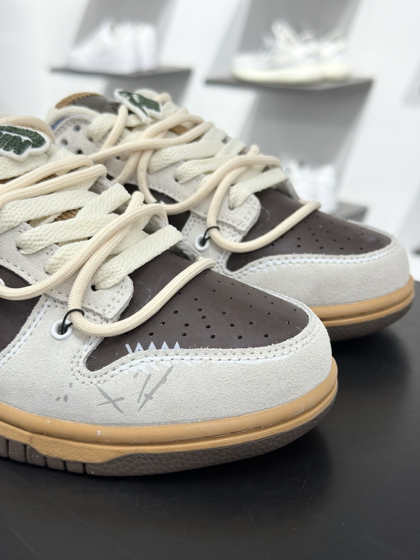 NIKE SB Dunk Low 考拉派对 啡啡抱抱 HQ3459-212