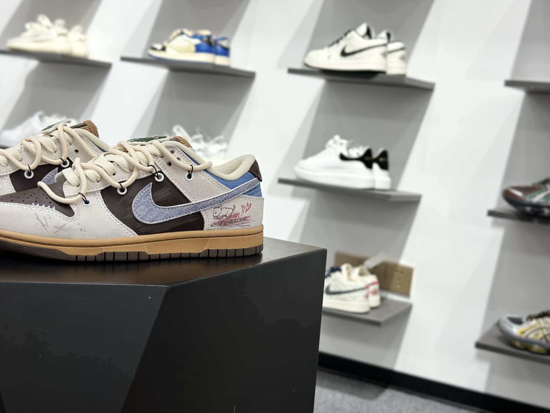 NIKE SB Dunk Low 考拉派对 啡啡抱抱 HQ3459-212