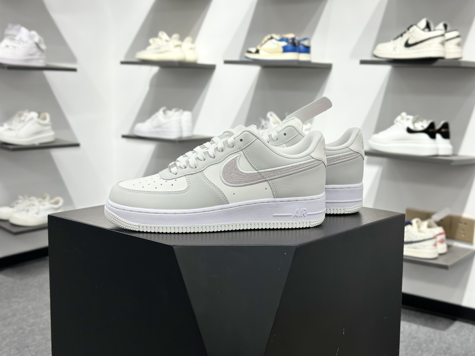 200 Nike Air Force 1 Low 07 灰白 IB6842-100-Chinese UA Cheap High Quatity Brand Clothes Bags handbags Sneakers wholesale wholesaler seller from China Factory suppliers Fashion Clothing Shoes best Quality Beautiful Price 200 Nike Air Force 1 Low 07 灰白 IB6842-100