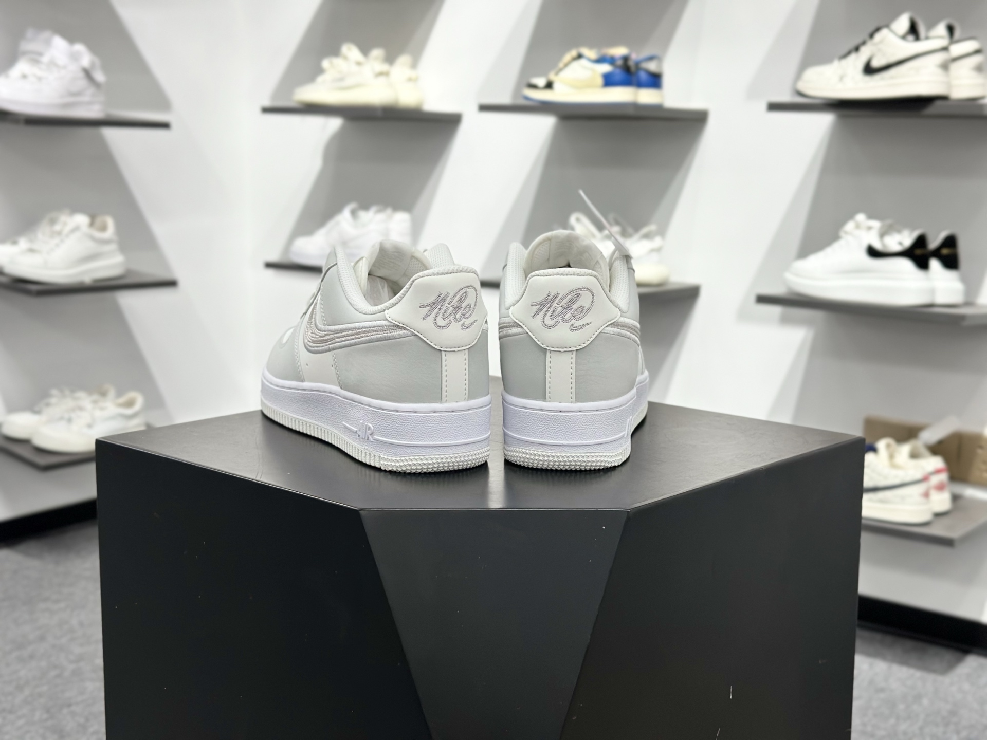 200 Nike Air Force 1 Low 07 灰白 IB6842-100-Chinese UA Cheap High Quatity Brand Clothes Bags handbags Sneakers wholesale wholesaler seller from China Factory suppliers Fashion Clothing Shoes best Quality Beautiful Price 200 Nike Air Force 1 Low 07 灰白 IB6842-100