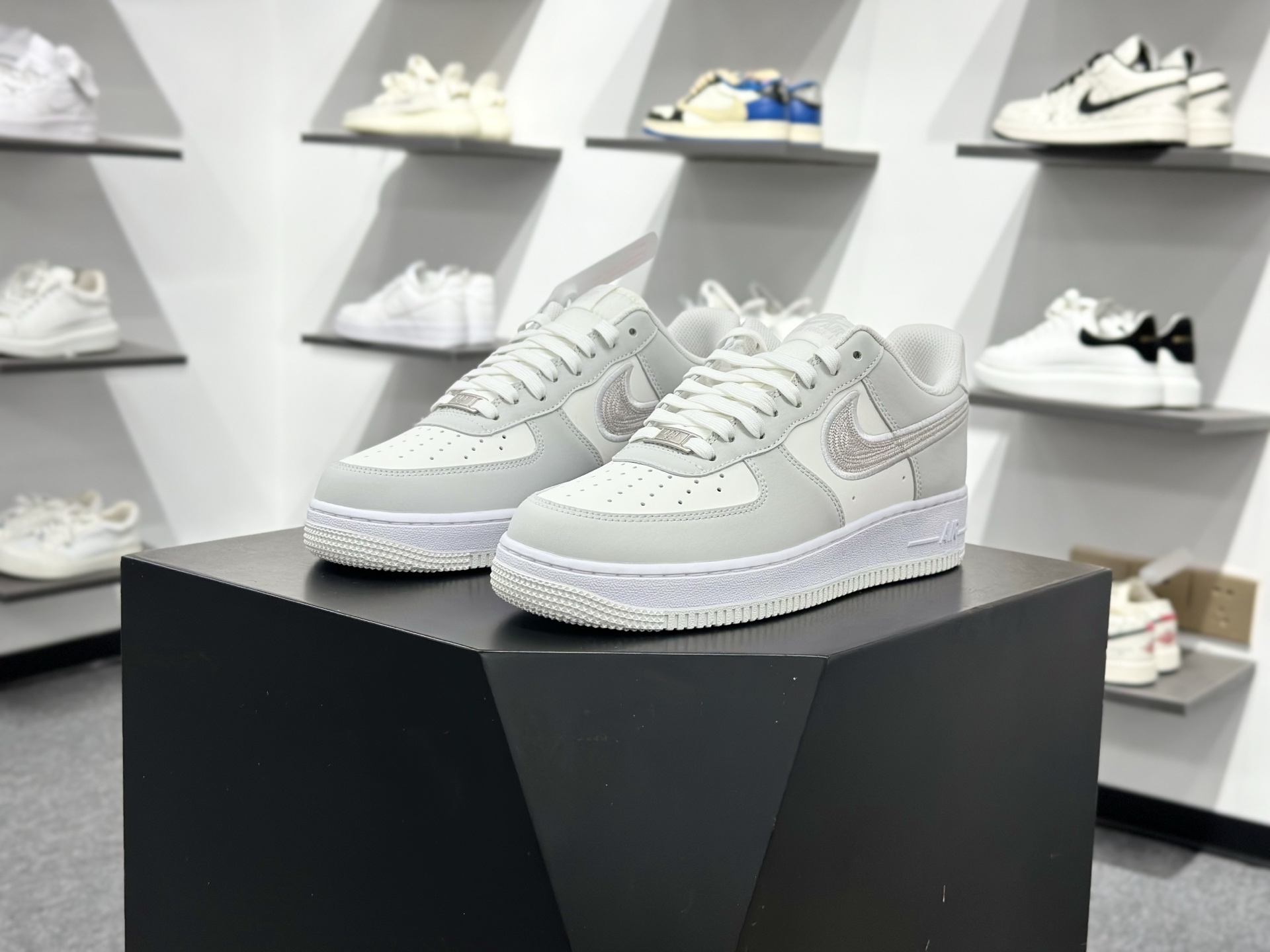 200 Nike Air Force 1 Low 07 灰白 IB6842-100-Chinese UA Cheap High Quatity Brand Clothes Bags handbags Sneakers wholesale wholesaler seller from China Factory suppliers Fashion Clothing Shoes best Quality Beautiful Price 200 Nike Air Force 1 Low 07 灰白 IB6842-100