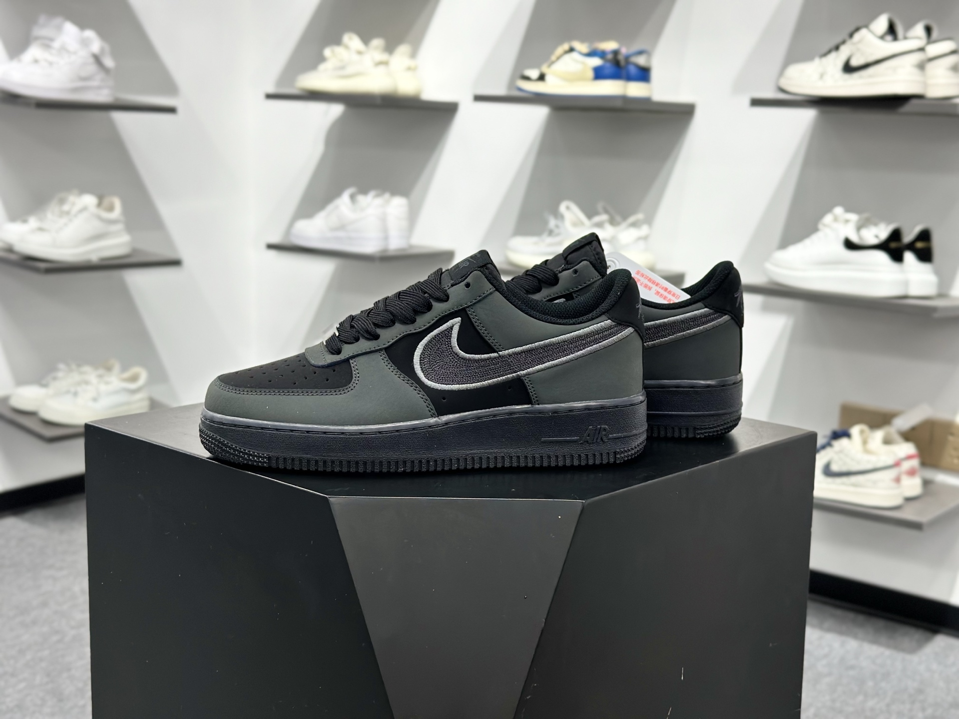 Nike Air Force 1 Low 07 灰黑 IB6842-002 Nike Air Force 1 Low 07 灰黑 IB6842-002