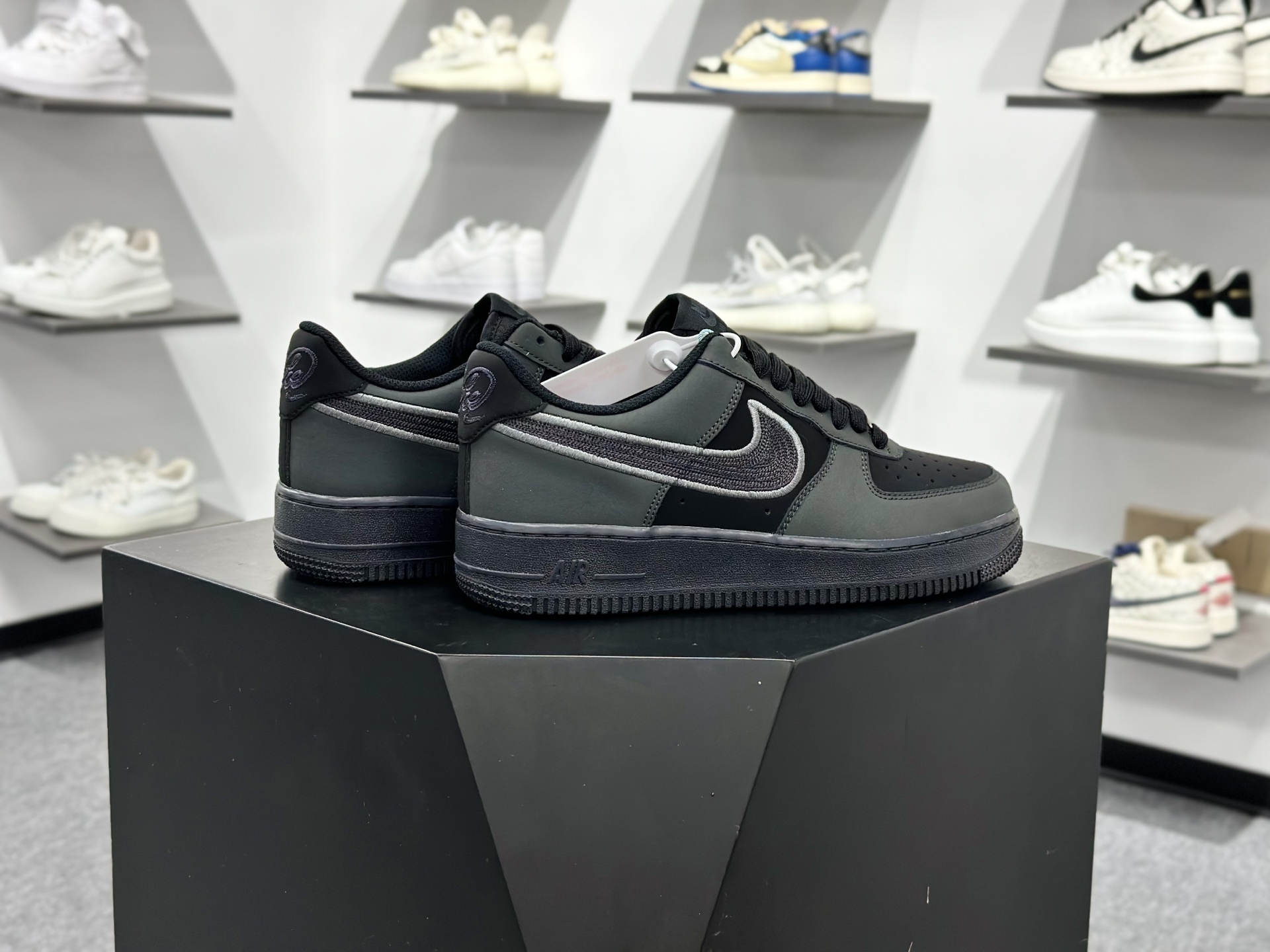 Nike Air Force 1 Low 07 灰黑 IB6842-002 Nike Air Force 1 Low 07 灰黑 IB6842-002