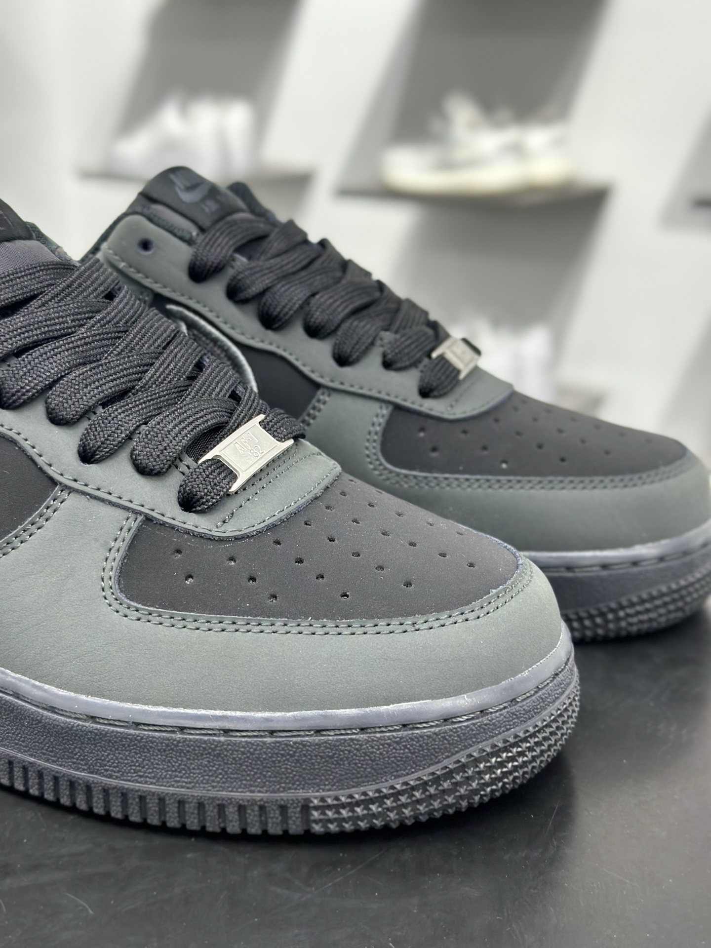 Nike Air Force 1 Low 07 灰黑 IB6842-002 Nike Air Force 1 Low 07 灰黑 IB6842-002