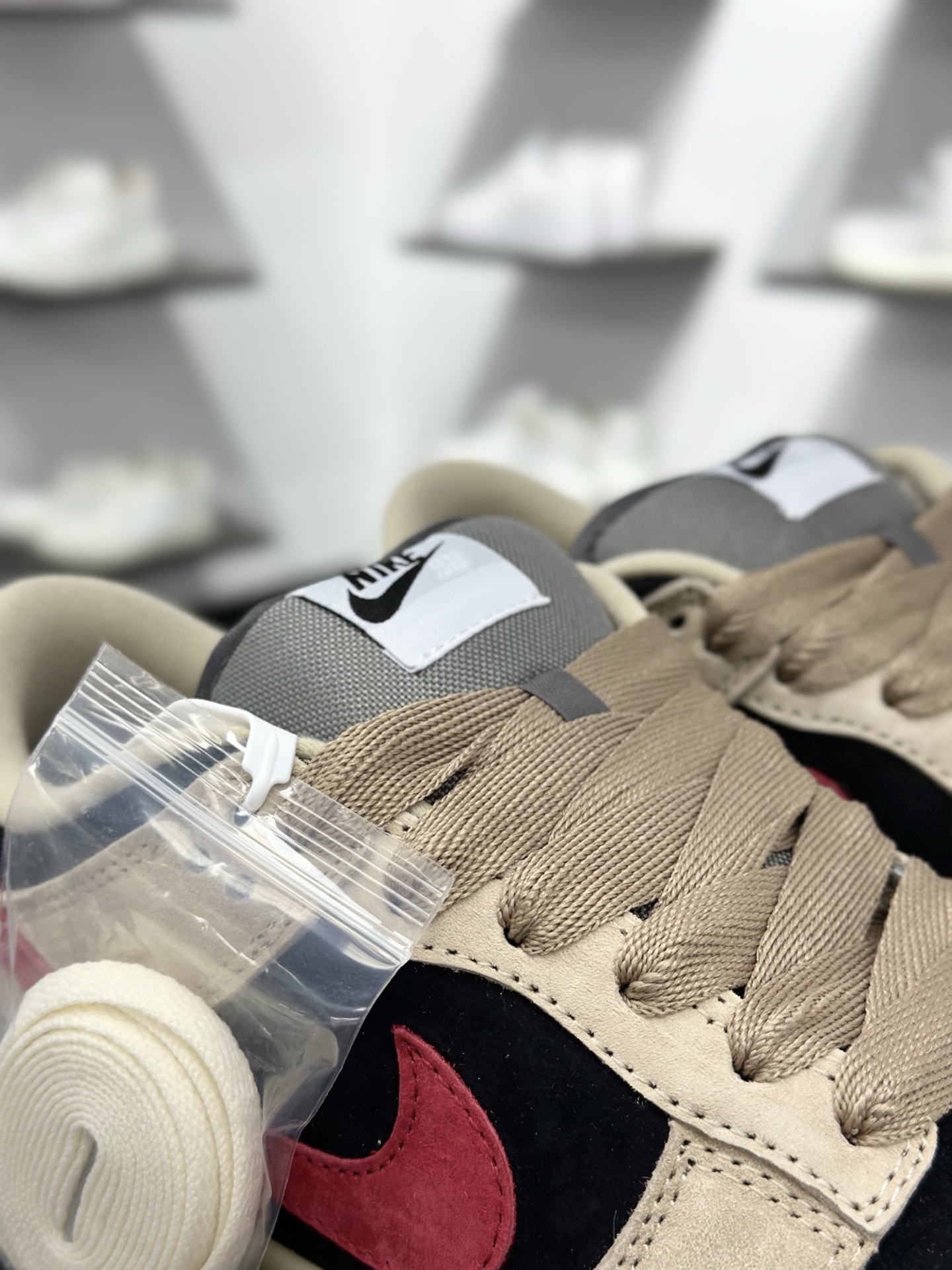 Nike SB Dunk Low PRO 黄黑红 大厂出品 极力推荐 HJ0367-200-Top High Quatity Cheap Sneakers Fashion Clothing Clothes Bags handbags Shoes of all Brand wholesale With The best Quality And Beautiful Price from China Factory Chinese suppliers wholesaler seller Nike SB Dunk Low PRO 黄黑红 大厂出品 极力推荐 HJ0367-200